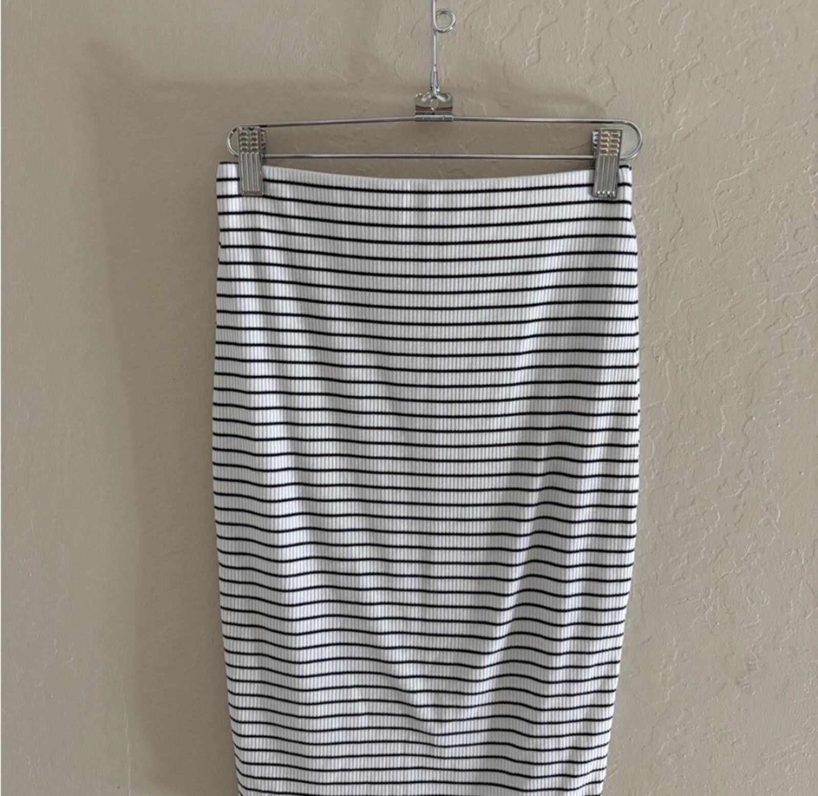 Forever 21 Forever 21 Striped Pencil Skirt Size 26" / US 2 / IT 38 - 4 Thumbnail