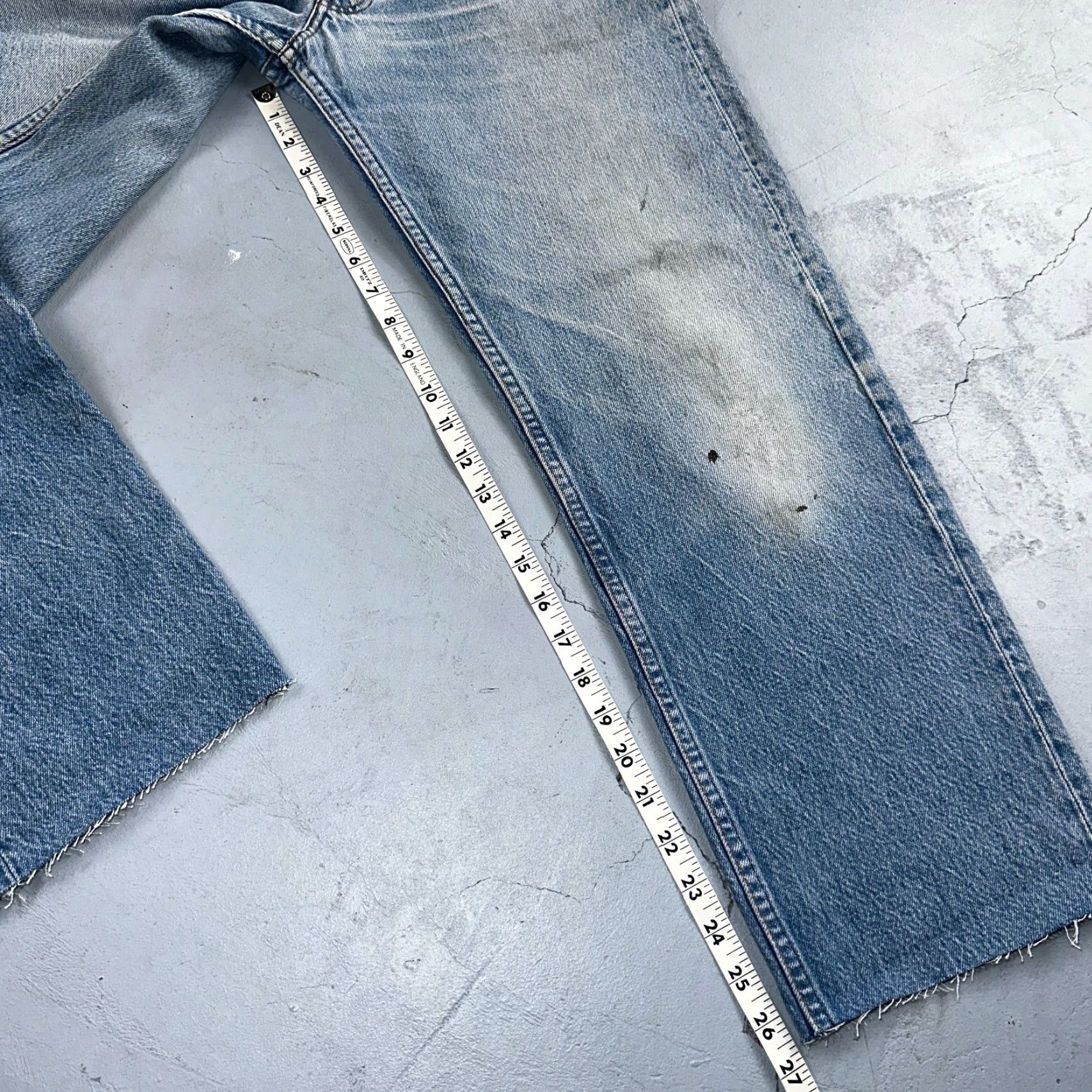 Levi's VINTAGE Levi's 501 Jeans Men's Straight Leg 35 Light Wash 90s USA Cotton Denim Classic Size US 35 - 5 Thumbnail