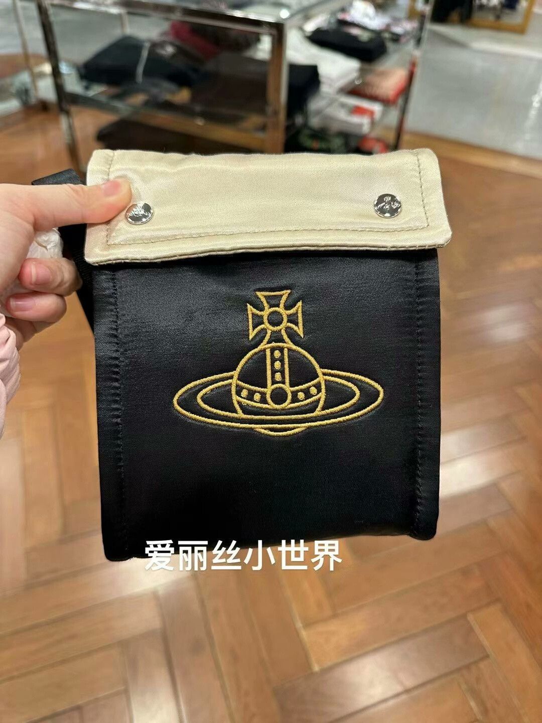 Vivienne Westwood Vivienne Westwood Saturn Embroidered Crossbody Bag Size ONE SIZE - 1 Thumbnail