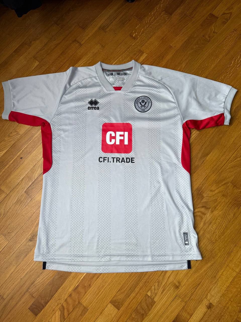 Errea Errea Sheffield United FC 2023-2024 soccer jersey tee Size US XL / EU 56 / 4 - 1 Thumbnail