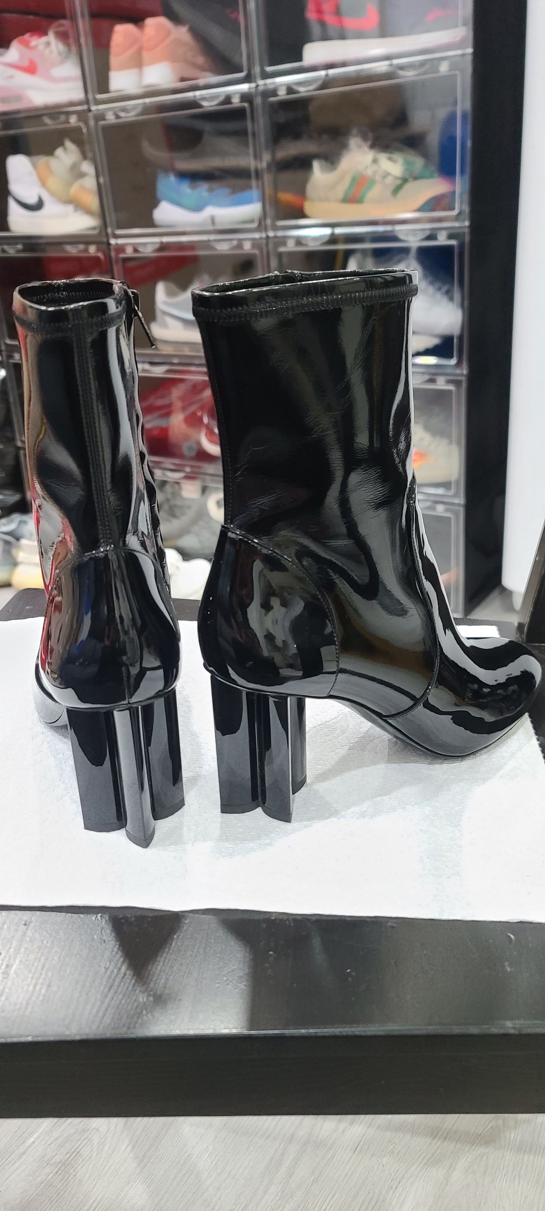 Louis Vuitton LOUIS VUITTON Patent Uniformes Silhouette Ankle Boots Size US 7 / IT 37 - 4 Thumbnail