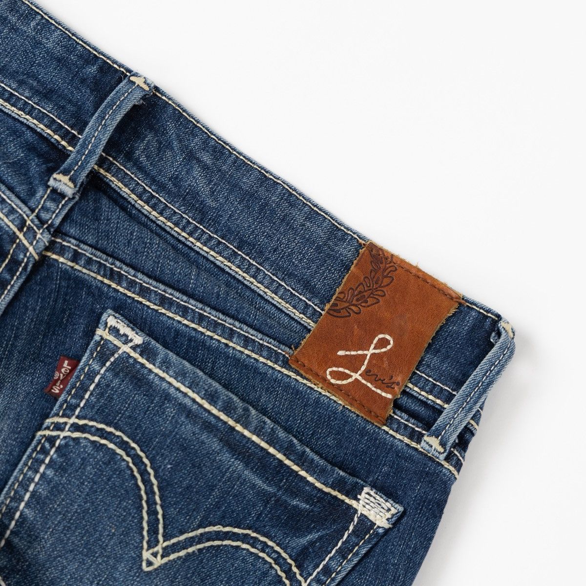 Levi's Vintage Clothing Levis Womens Blue Jeans Vintage Y2K Wash Straight Leg Denim Size 27" / US 4 / IT 40 - 5 Thumbnail