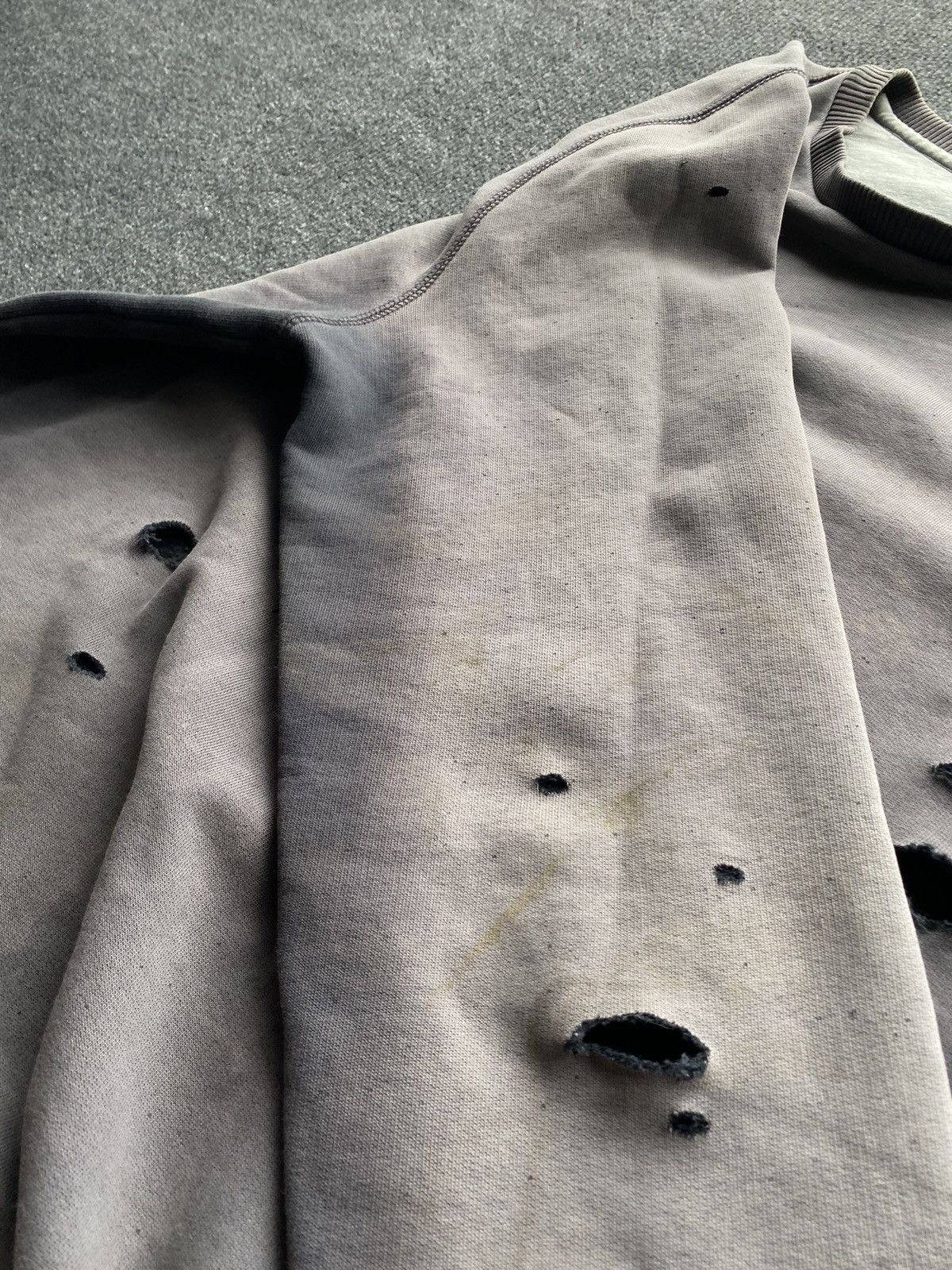 Nike 🔥NIKE DISTRESSED Dirty ripped men sweatshirt rare y2k punk Size US L / EU 52-54 / 3 - 18 Thumbnail
