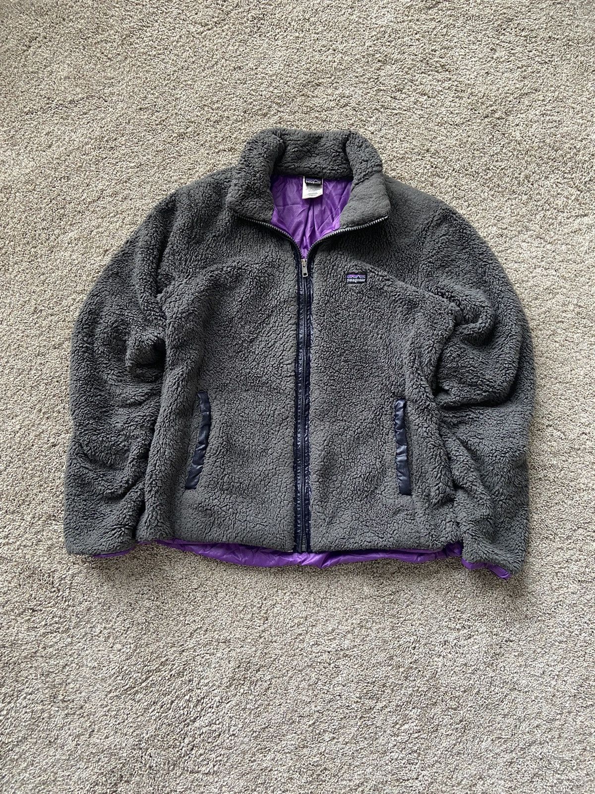 image of Crazy Vintage Y2K Patagonia Deep Pile Sherpa Full Zip Jacket in Grey, Men's (Size Small)