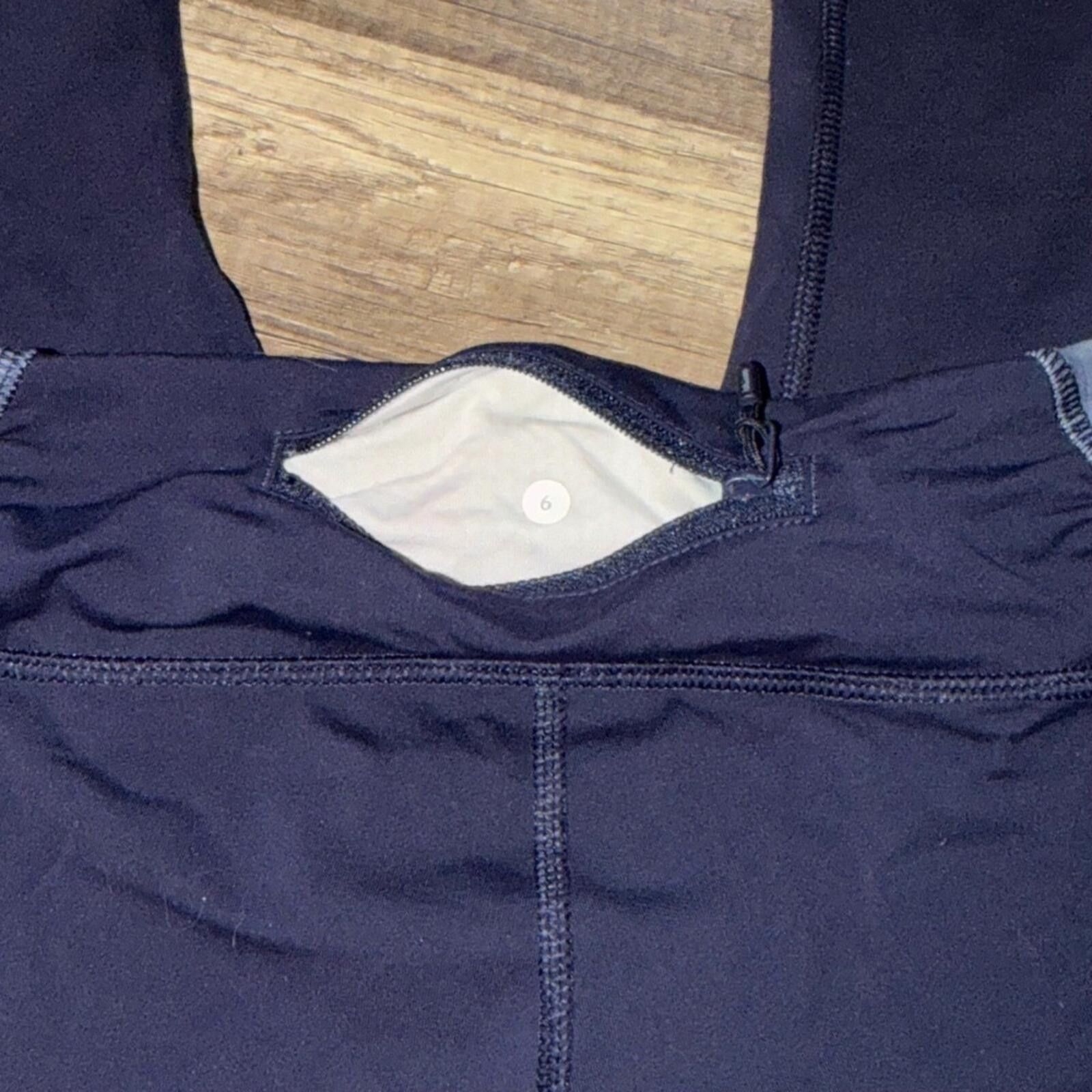 Lululemon Lululemon Run Crop Waistband Ruffle Leggings Size 28" / US 6 / IT 42 - 4 Thumbnail