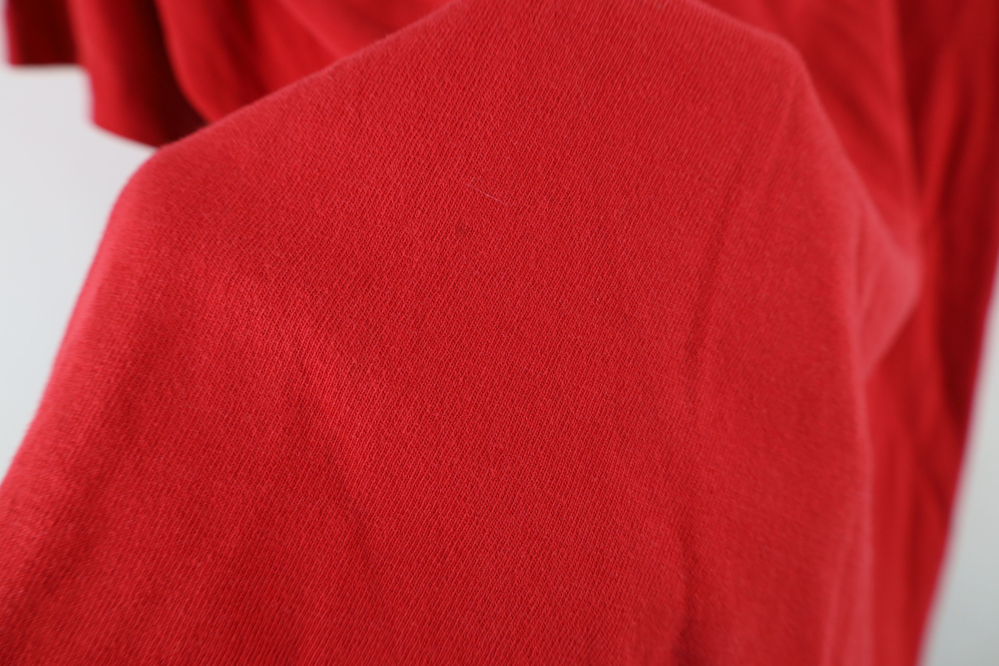 Guess × Vintage Vintage 90s Guess Spell Out Stencil T-Shirt Red Cotton Size US L / EU 52-54 / 3 - 6 Thumbnail