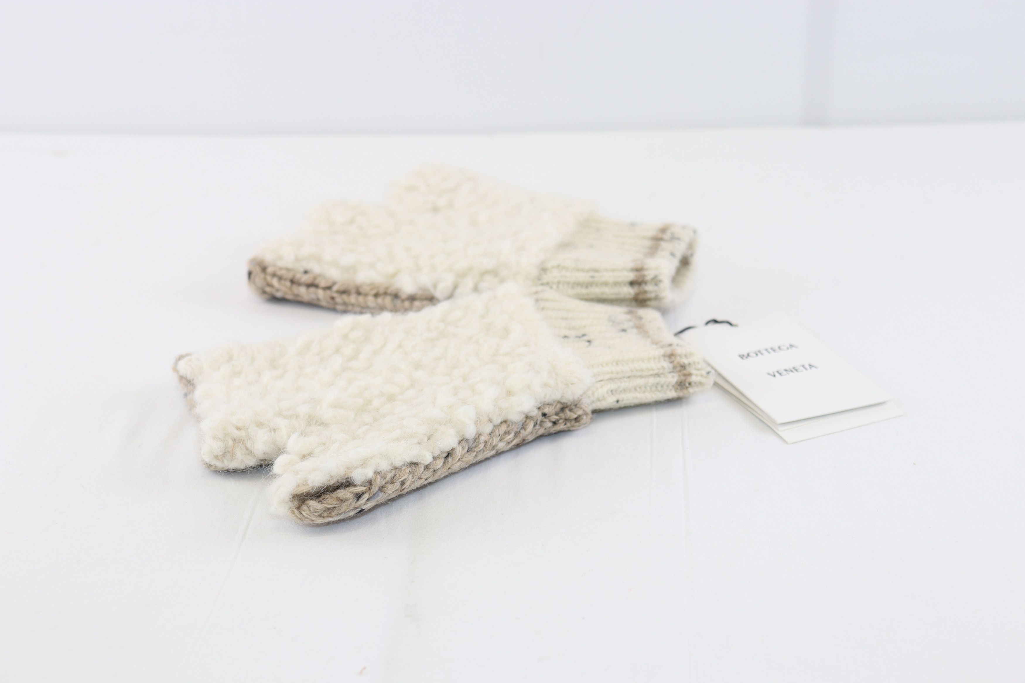 Bottega Veneta o1rshd1 Size: L / PW Patchwork Wool Knit Gloves Sand Melange Size ONE SIZE - 2 Thumbnail