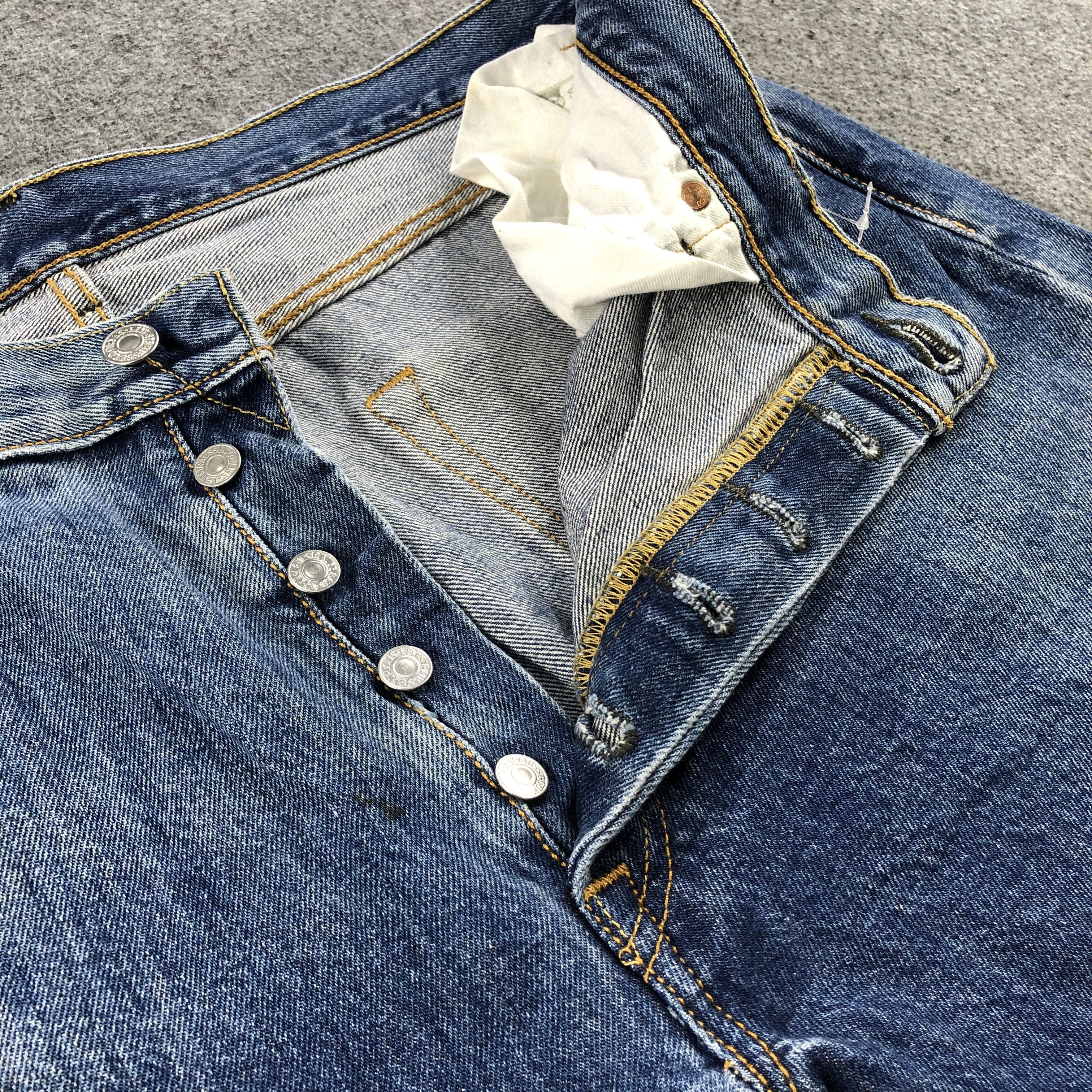 Levi's Vintage Blue Wash Levis 501 Jeans-J1444 Size US 37 - 7 Thumbnail