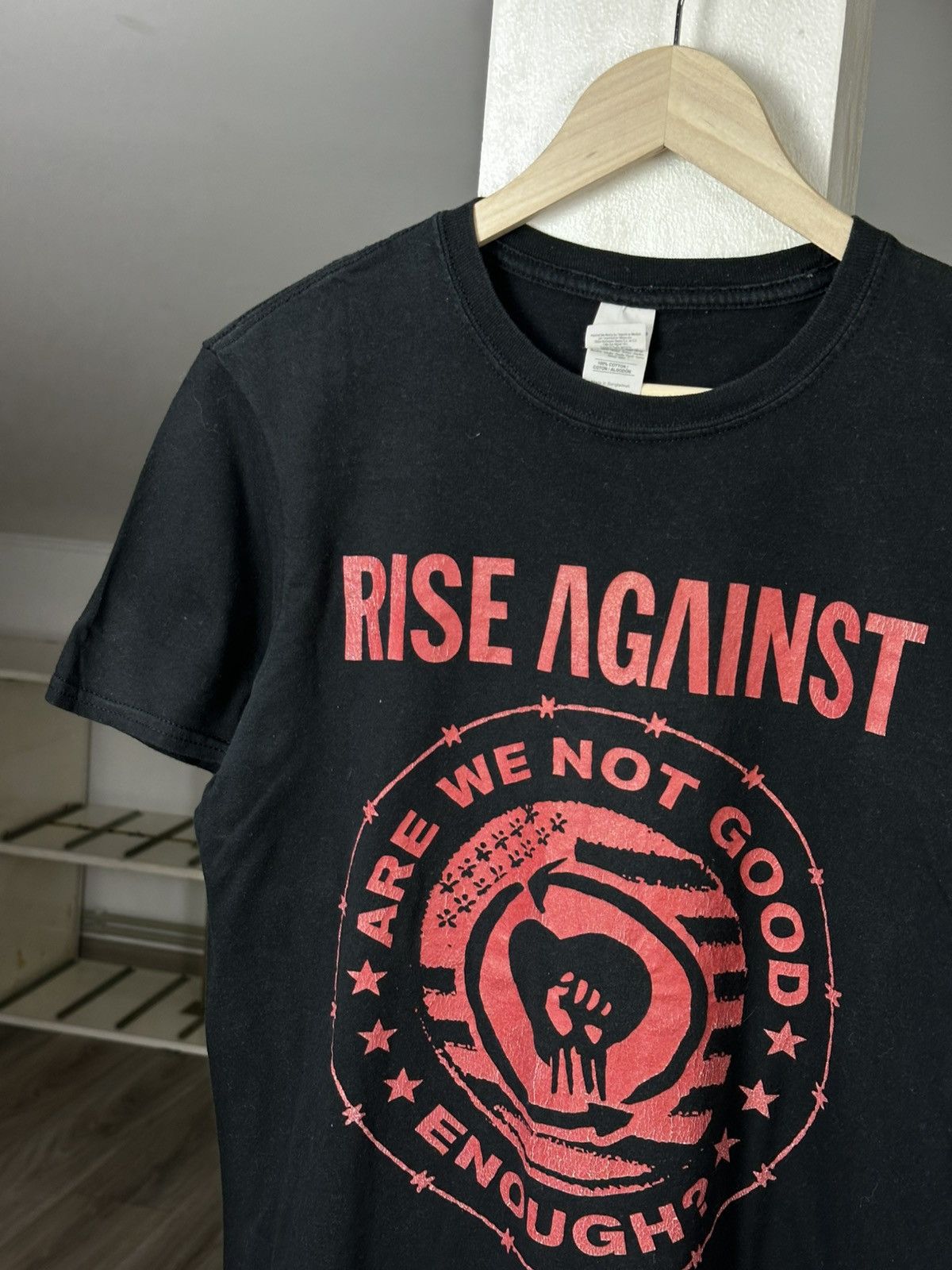 Band Tees Vintage Rise Against T Shirt Graphic Tee Size US M / EU 48-50 / 2 - 2 Thumbnail