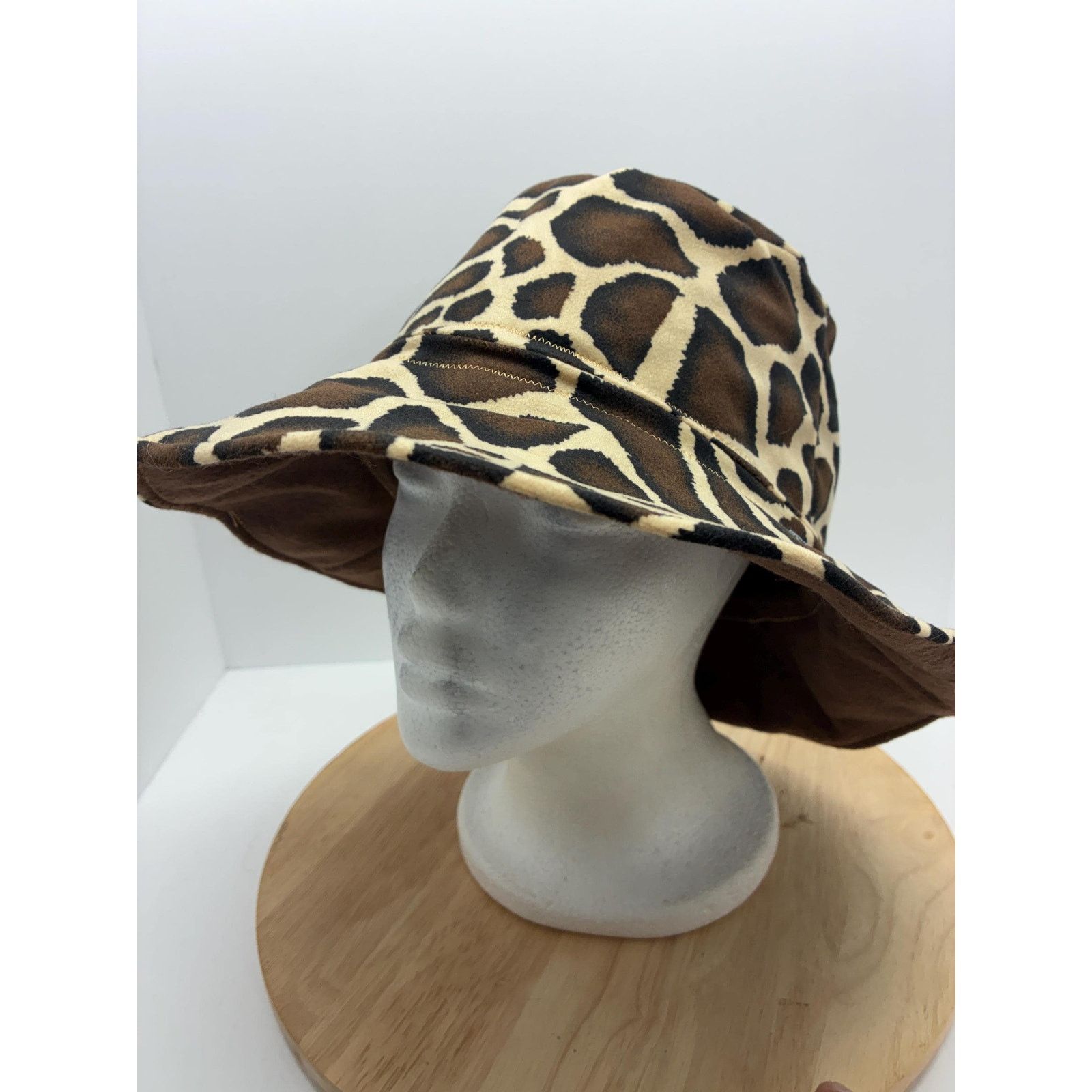 Other Giraffe Print Bucket Hat – Large – Felt Lined, Soft Size ONE SIZE - 2 Thumbnail