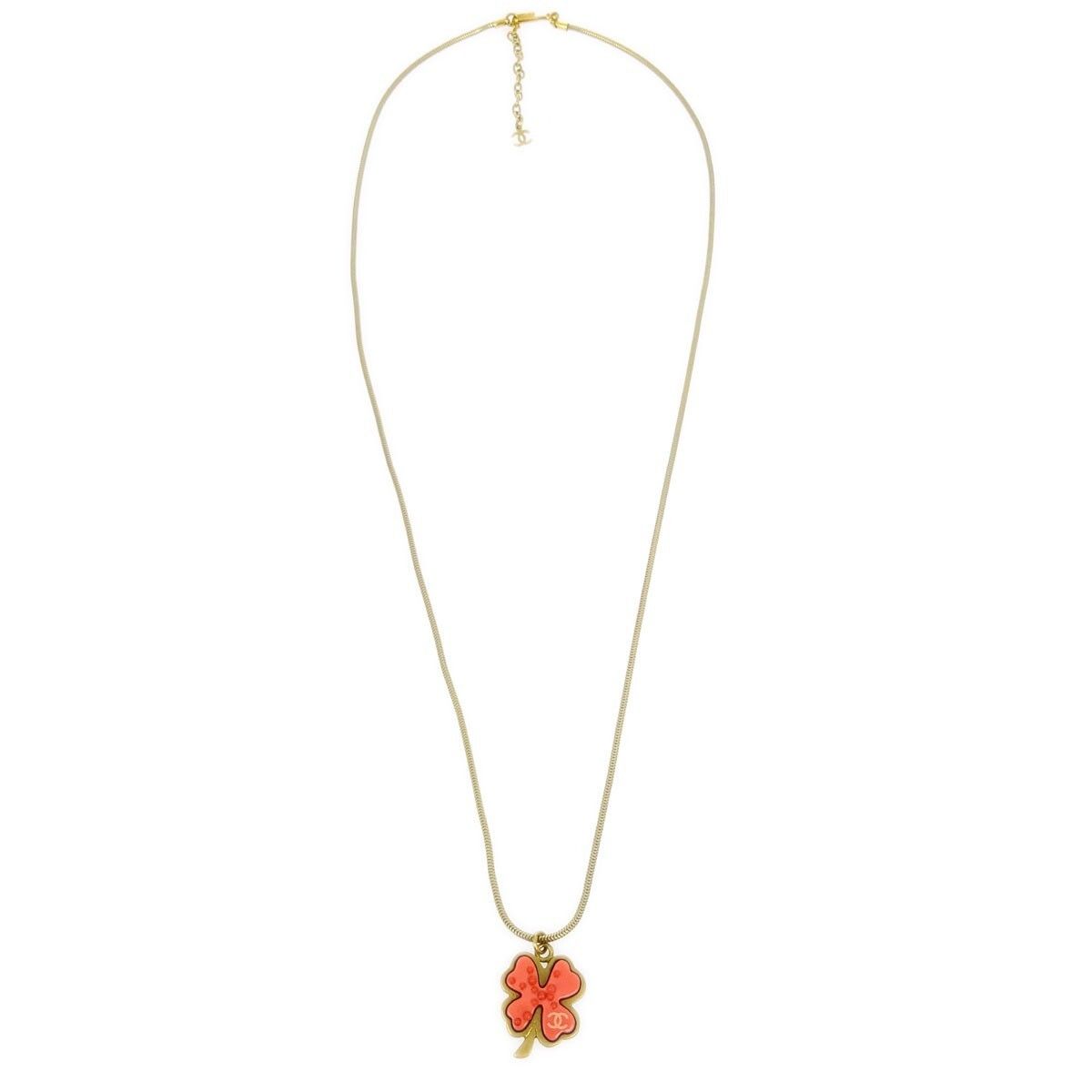 Chanel Chanel Vintage CC Clover Pendant Necklace Resin Size ONE SIZE - 1 Thumbnail