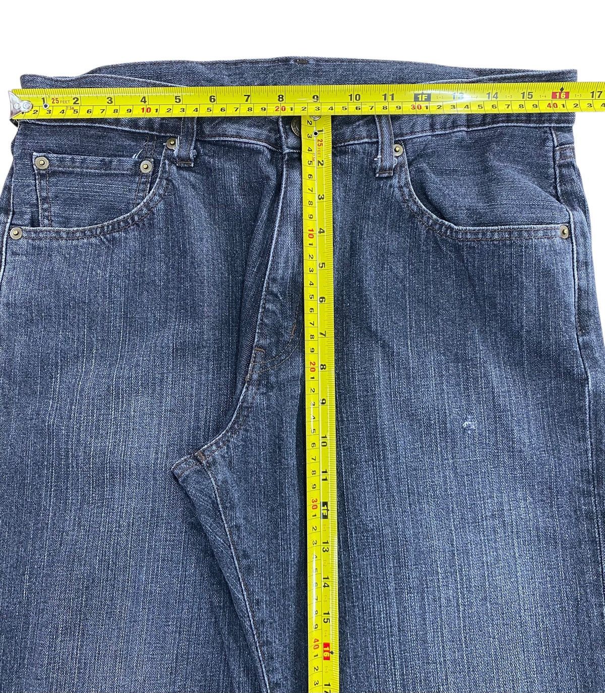 Uniqlo Uniqlo Blue Wash High Waisted Style Loose Jeans Size US 33 - 7 Thumbnail
