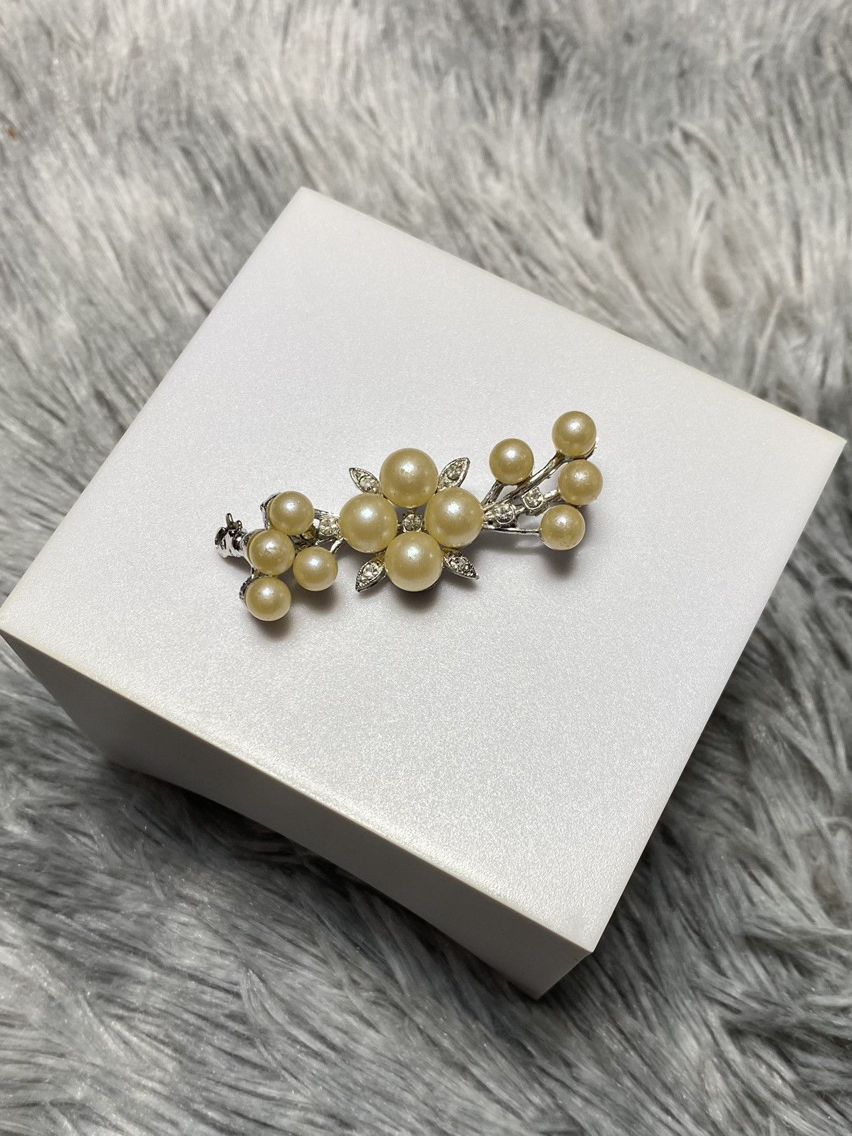 Vintage Vintage Pearl Floral Brooch – Elegant Accessory Size ONE SIZE - 2 Thumbnail