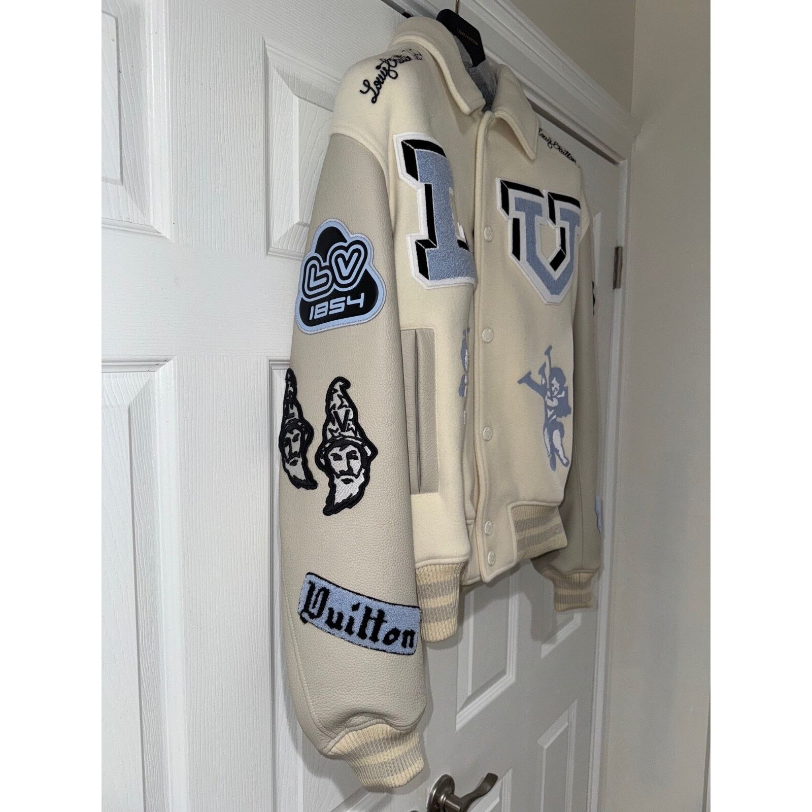 Louis Vuitton Louis Vuitton Leather Jacket Milky White Blue Patch 50 Size US M / EU 48-50 / 2 - 6 Thumbnail