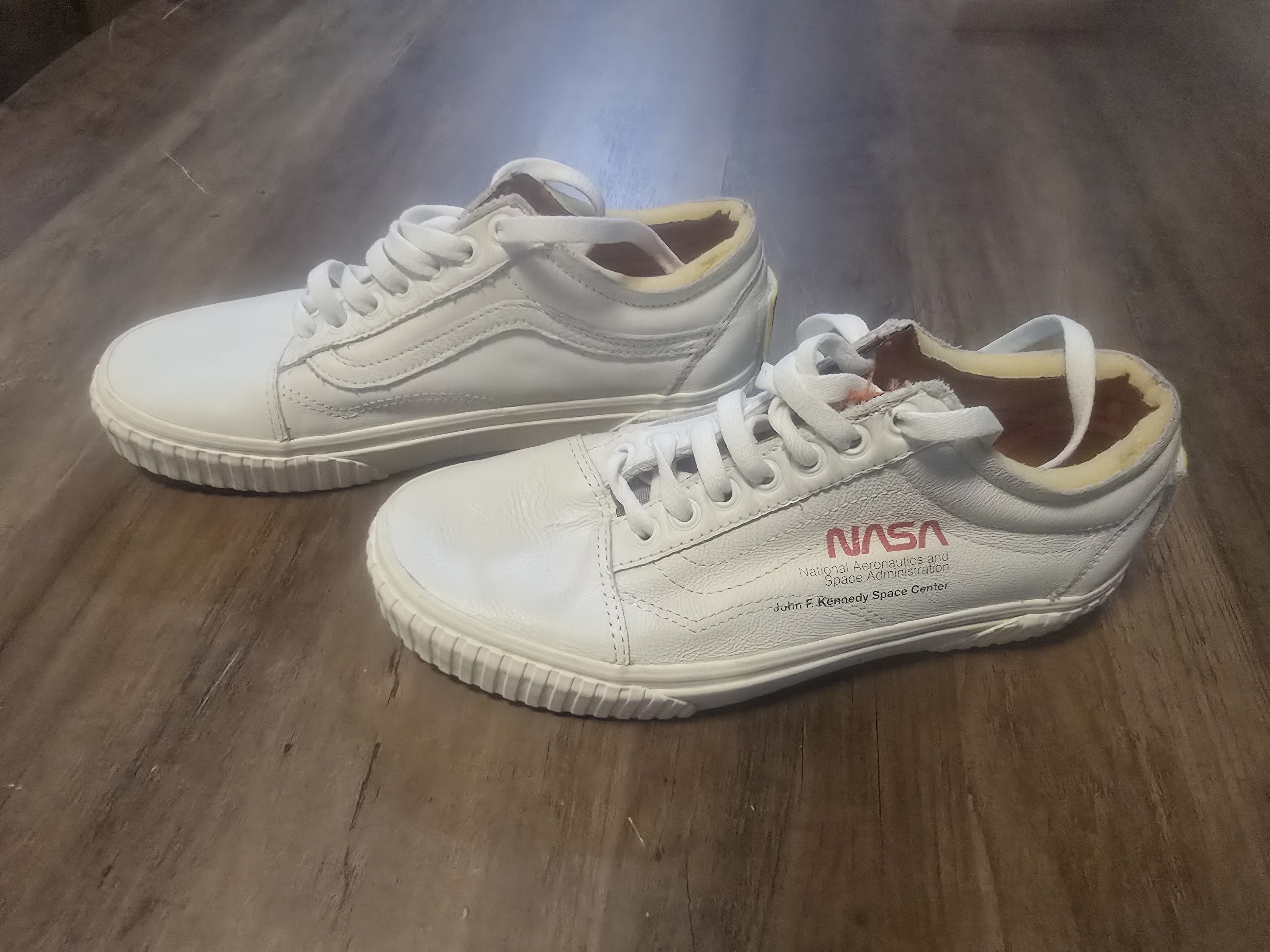 Vans Vans Old Skool NASA Kennedy Space Center White Rare Size US 8.5 / IT 38.5 - 1 Thumbnail