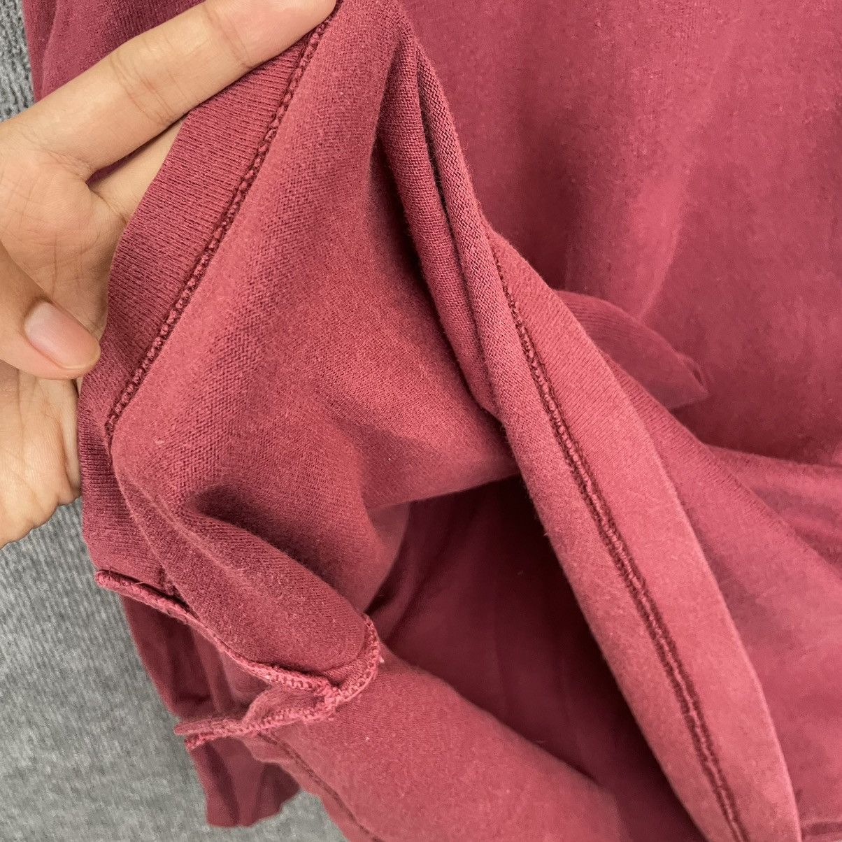 Vintage Vintage High Neck Blank Faded Burgundy L/S T Shirt Size US L / EU 52-54 / 3 - 5 Thumbnail