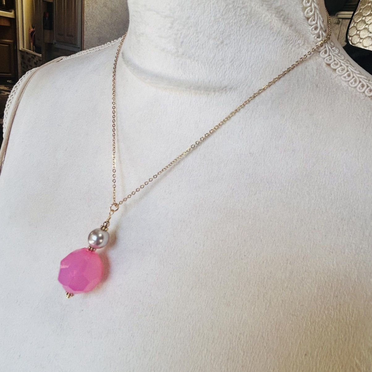 Handmade Handcrafted bold chunky pink crackle resin pearl set Size ONE SIZE - 6 Thumbnail