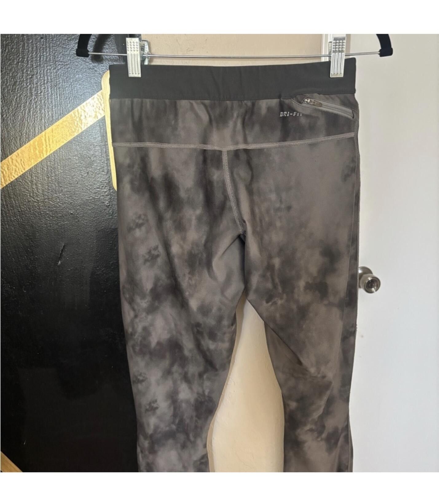 Nike (NIKE) Gray Dri-FIT Leggings Size 32" / US 10 / IT 46 - 6 Thumbnail