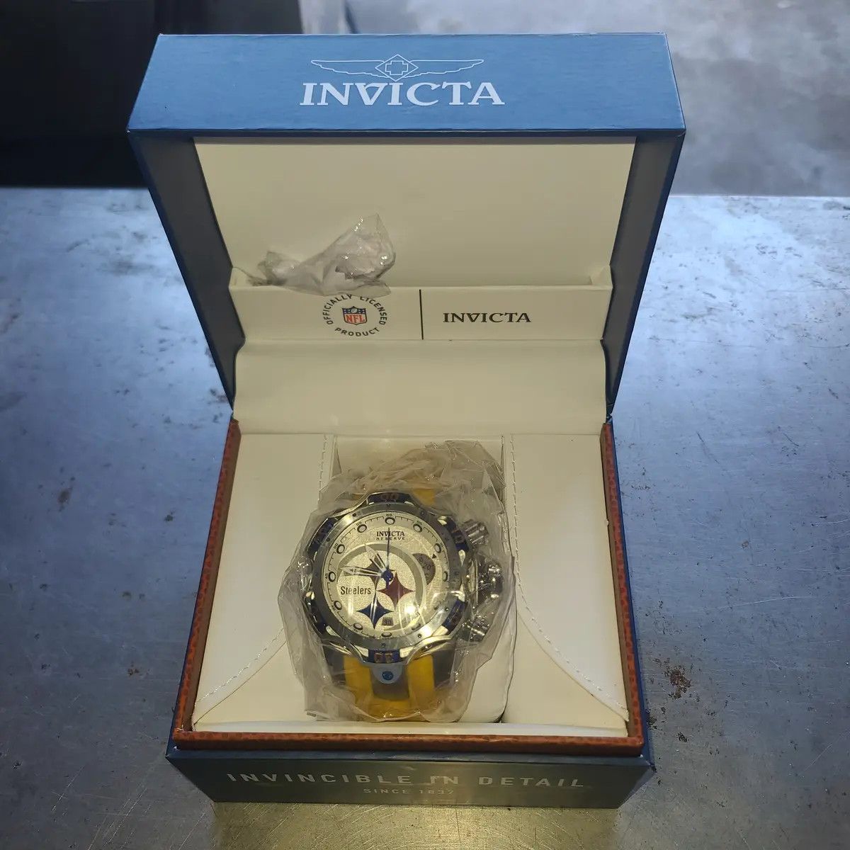 Invicta INVICTA NFL Venom Gen III Chronograph Pittsburgh Steelers Size 46 - 4 Thumbnail