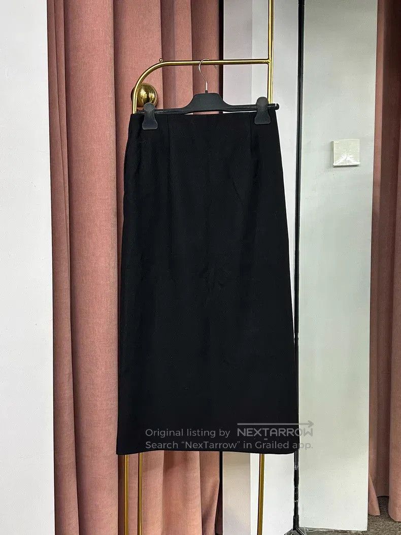 The Row The Row size 0 Black Slim Fit Wool Split Hem Skirt Size 42" / US 20 - 2 Thumbnail