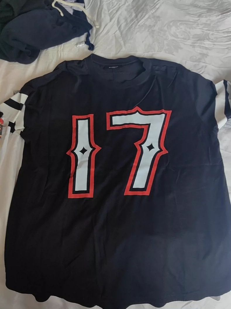 Givenchy Givenchy Black short-sleeved T-shirt, size XS, number 17 Size US XS / EU 42 / 0 - 1 Thumbnail