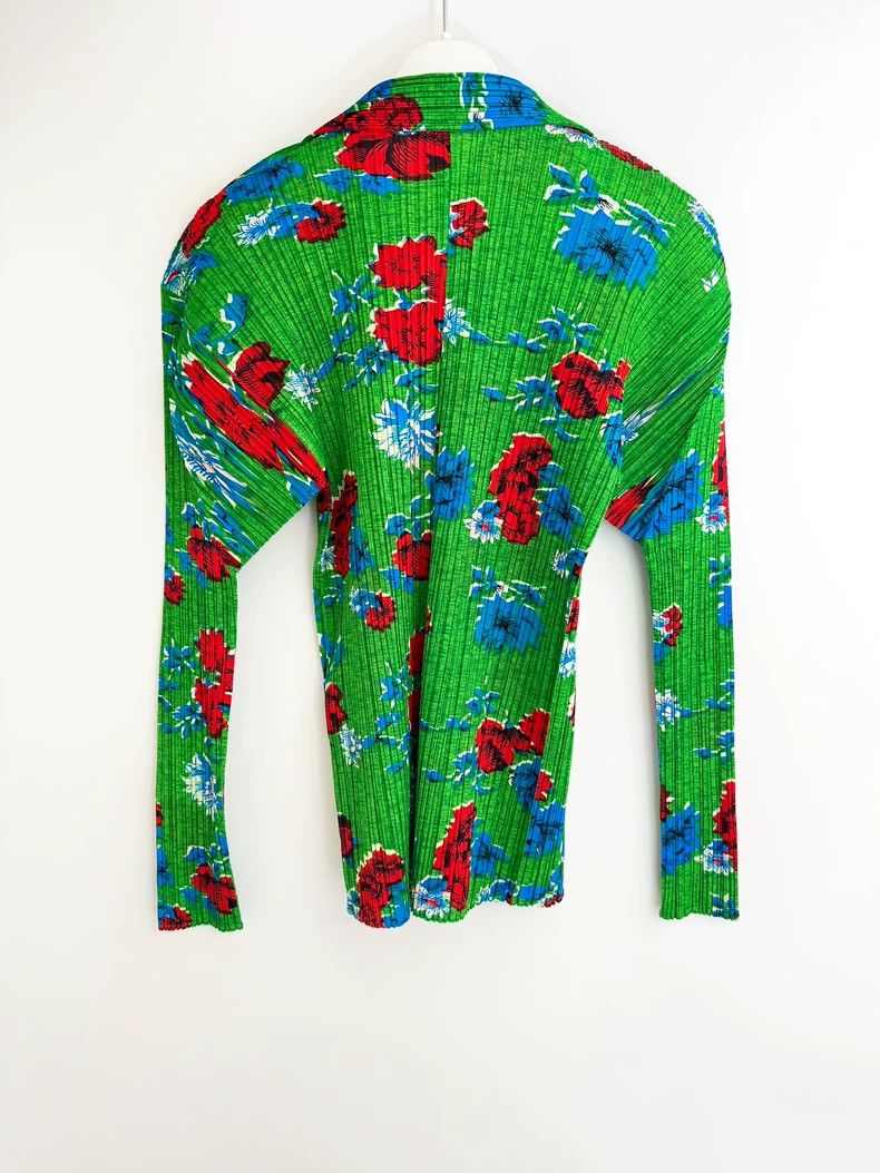 Issey Miyake Issey Miyake size:3 A green base with floral pleated cardi Size M / US 6-8 / IT 42-44 - 2 Thumbnail