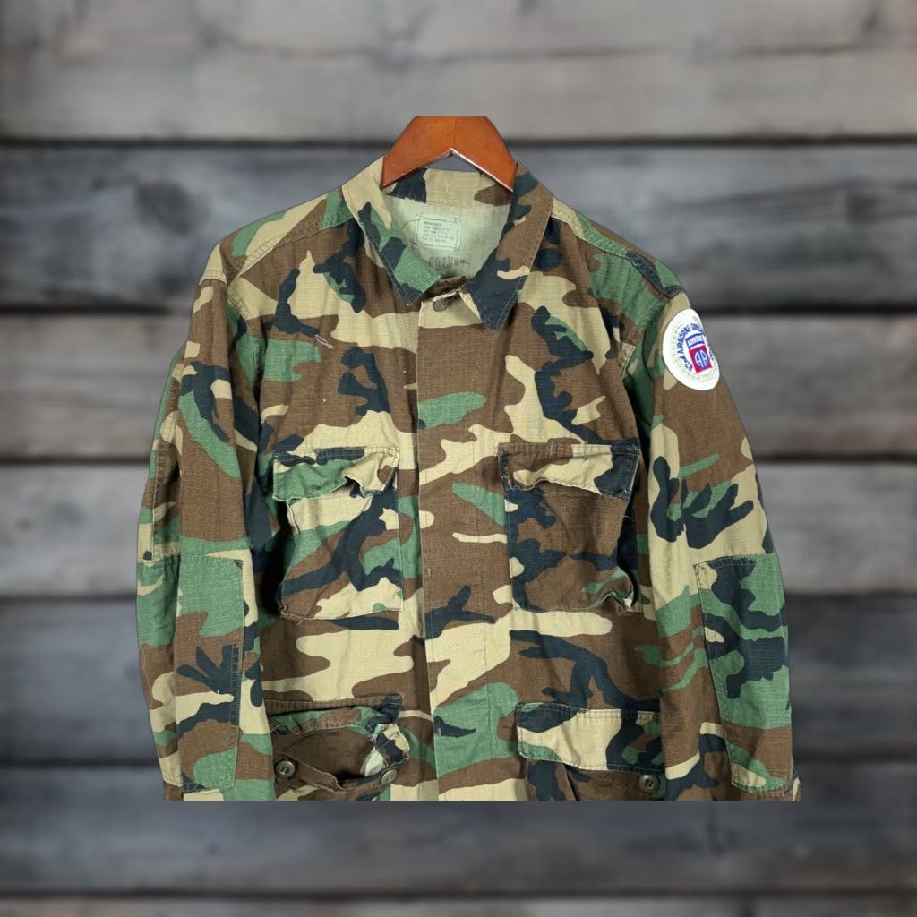 Vintage VINTAGE Carbon Hill Army Woodland Camo Jacket Adult Medium Green 80s Military Mens Size US M / EU 48-50 / 2 - 1 Thumbnail