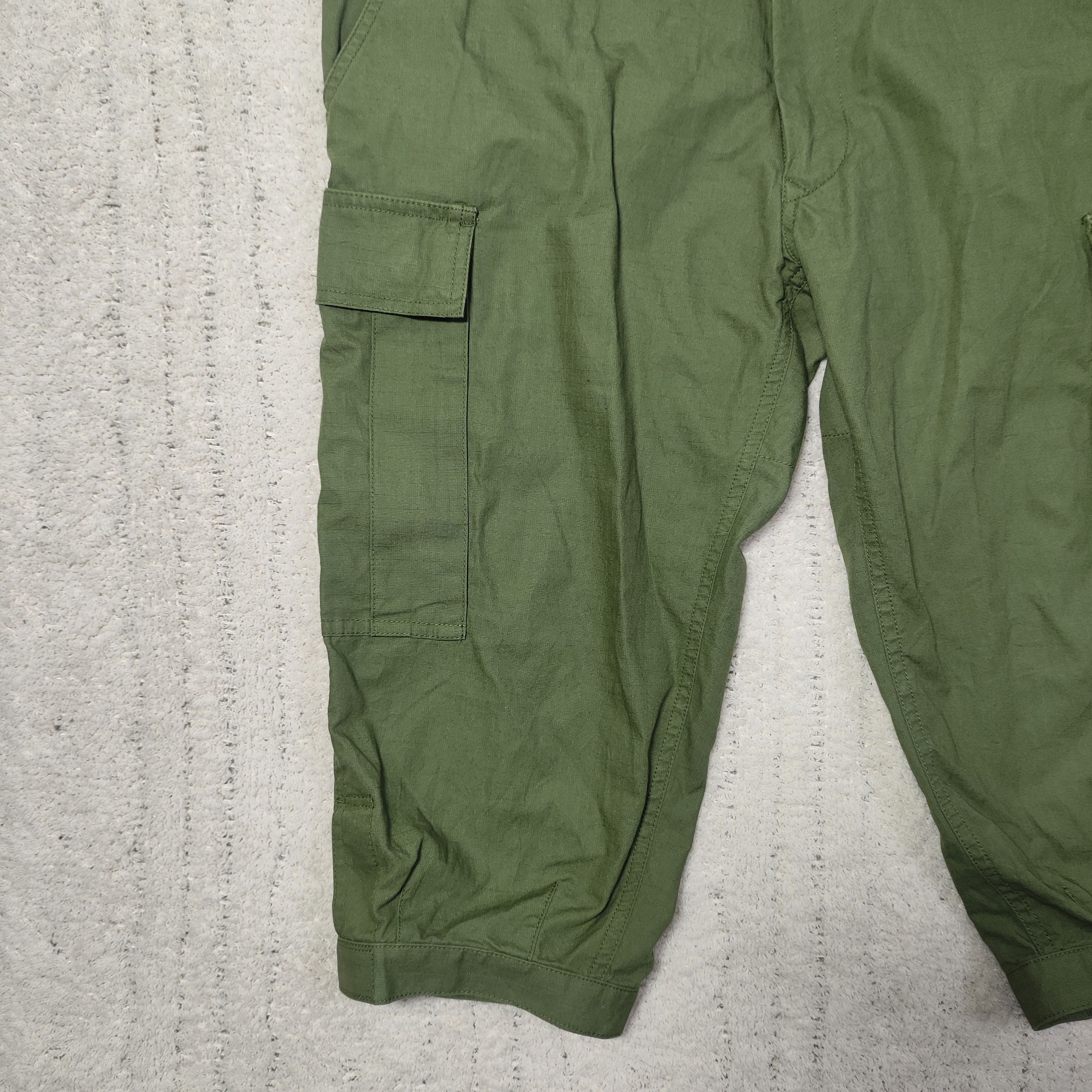 Bape Bape Fur Back Pocket Cargo Shorts Size US 32 / EU 48 - 4 Thumbnail