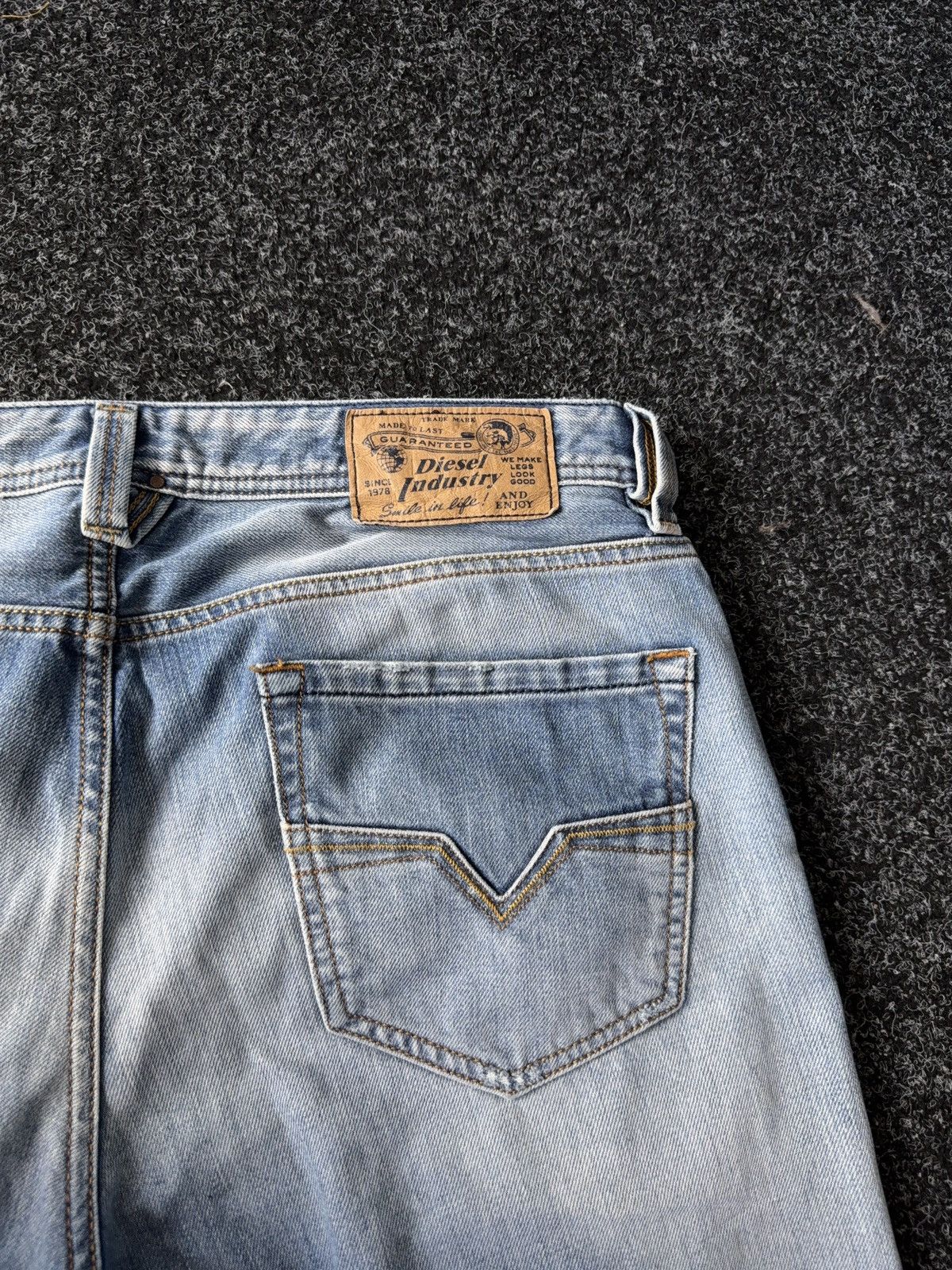 Diesel Vintage Y2K 00s Luxury Distressed Larkee jeans Denim pants Size US 34 / EU 50 - 15 Thumbnail