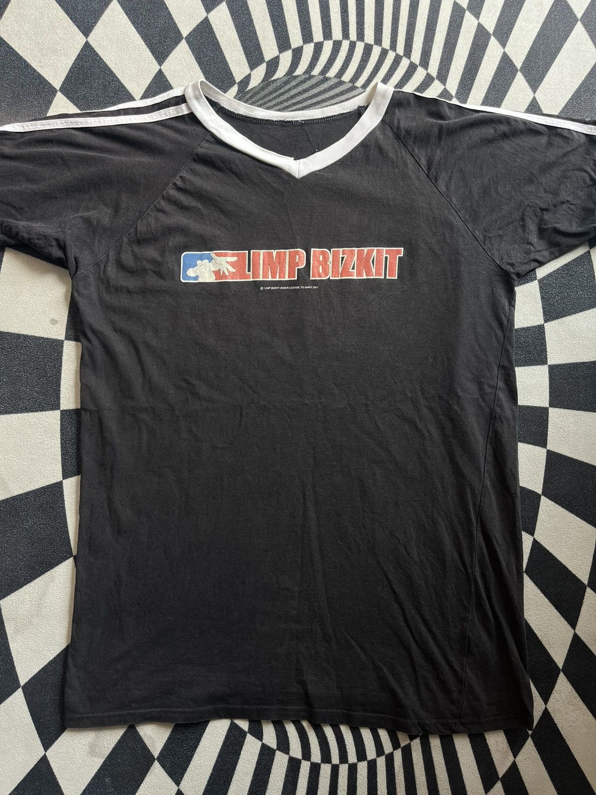 Band Tees Vintage LIMP BIZKIT 2001‘s Ringer ( V neck ) Tshirt Size US L / EU 52-54 / 3 - 5 Thumbnail