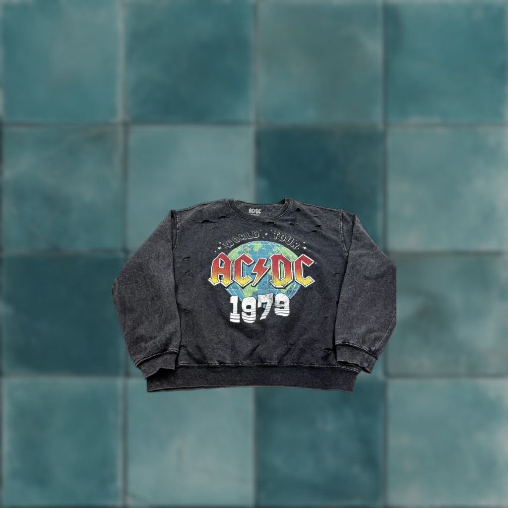 Vintage AC/DC World Tour Sweatshirt Womens 3XL Black 1979 Band Distressed Pullover Rock Shirt Size XXL / US 16-18 / IT 52-54 - 1 Thumbnail