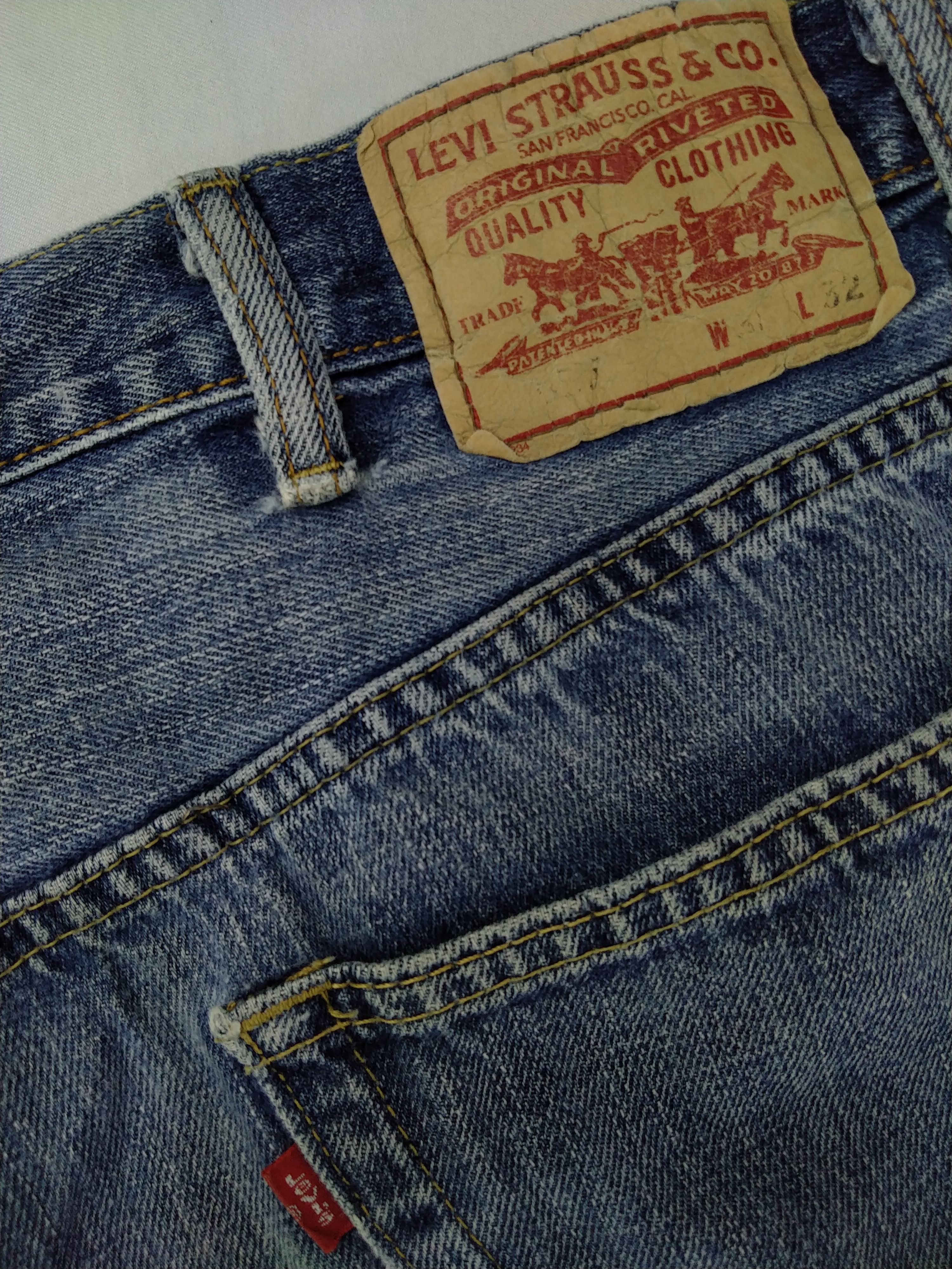 Faded Blue Vintage Levi's 557 Jeans 38x31 Denim -JG042