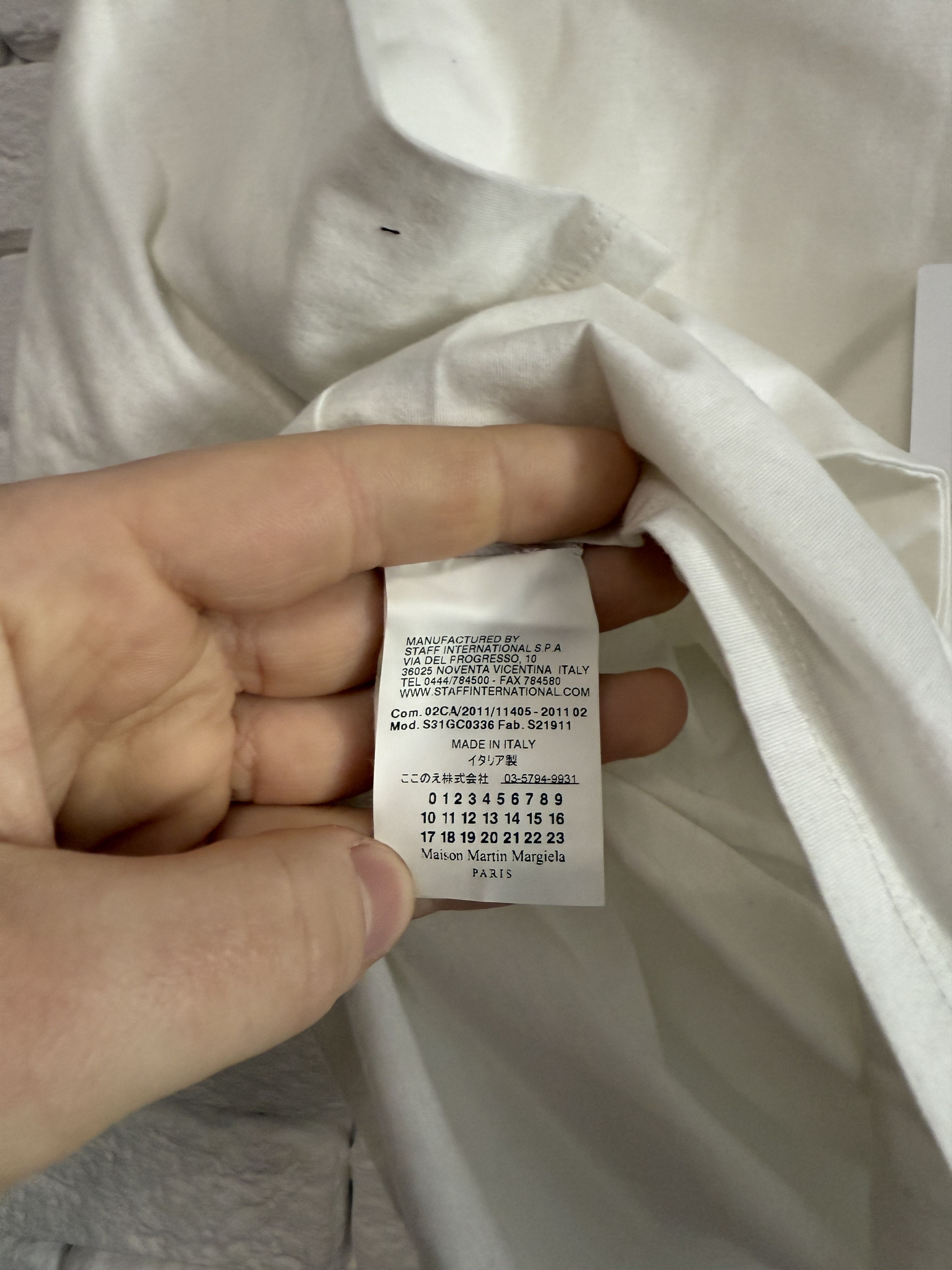 Maison Margiela Maison Martin Margiela "1" Retail 400$ Tshirt Women 2011 New Size M / US 6-8 / IT 42-44 - 4 Thumbnail