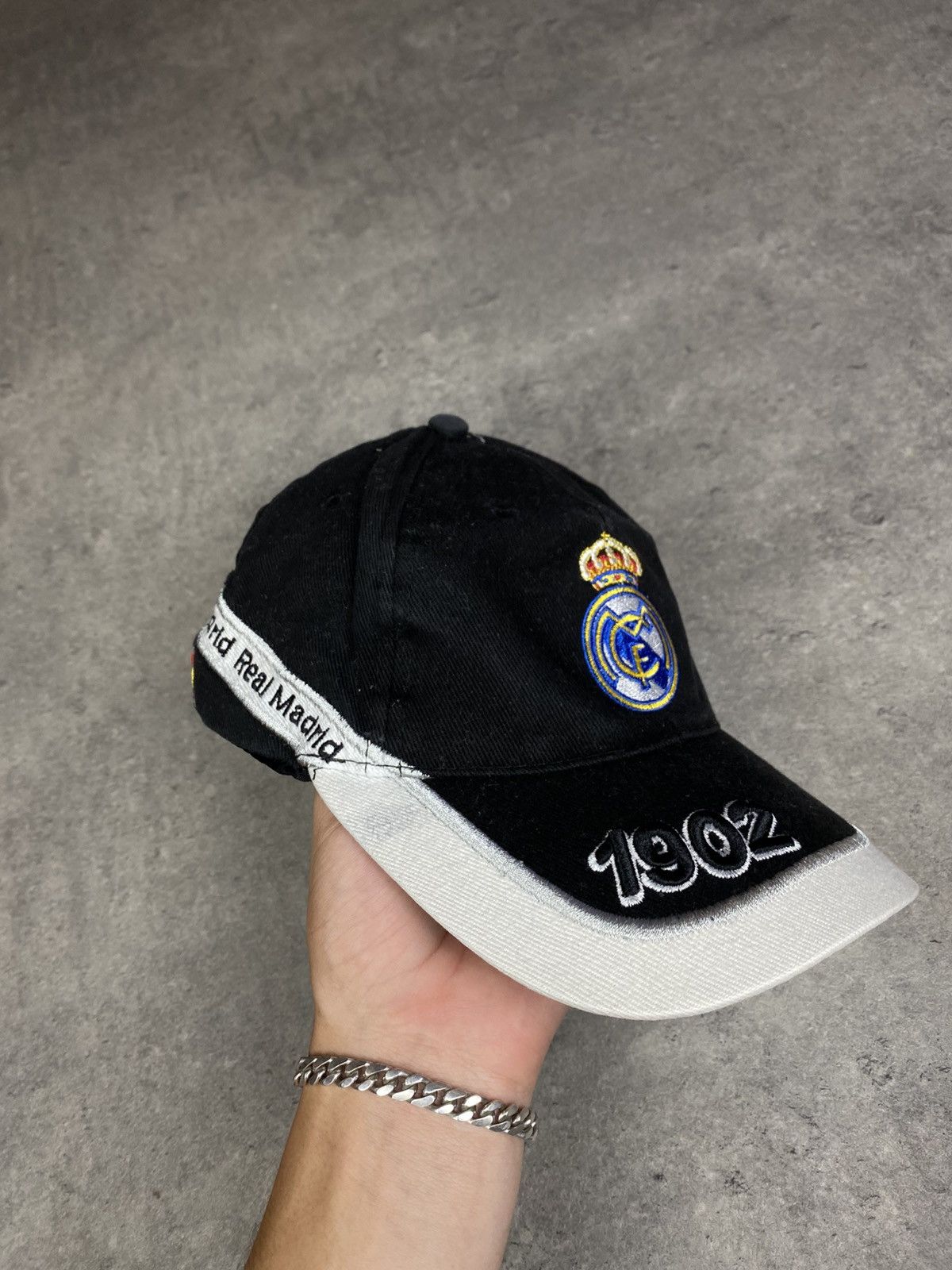 Other Real Madrid RARE 1975 vintage streetwear y2k 1902 cap skate Size ONE SIZE - 1 Thumbnail