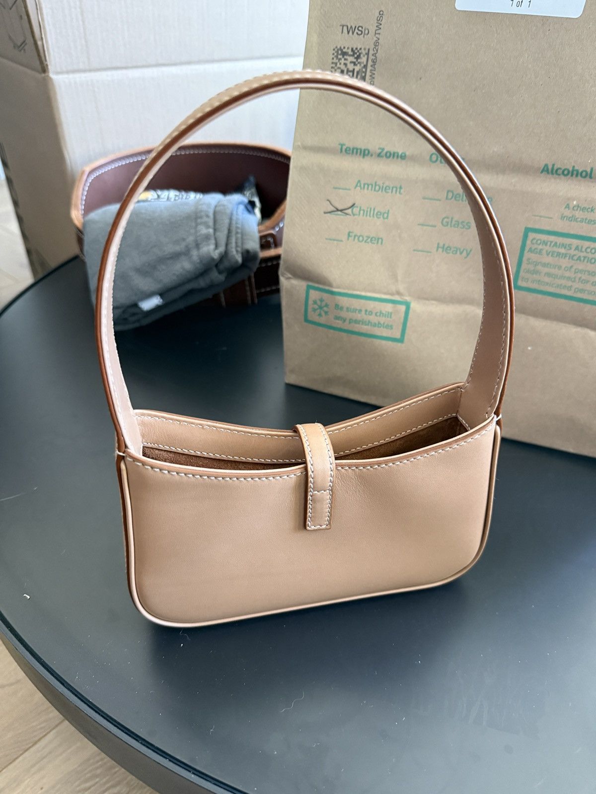 Yves Saint Laurent Saint Laurent (YSL) Le 5 à 7 Mini Hobo Bag Size ONE SIZE - 4 Thumbnail