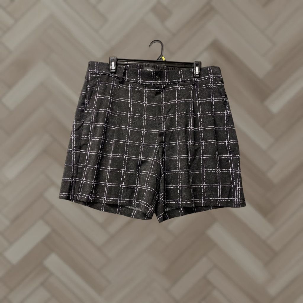 Torrid Torrid Shorts Size 20 Black White Check Polyester Stretch Button 8 Inseam Regular Mid Rise 40 in Waist NWT / 121-47 Size 42" / US 20 - 1 Thumbnail