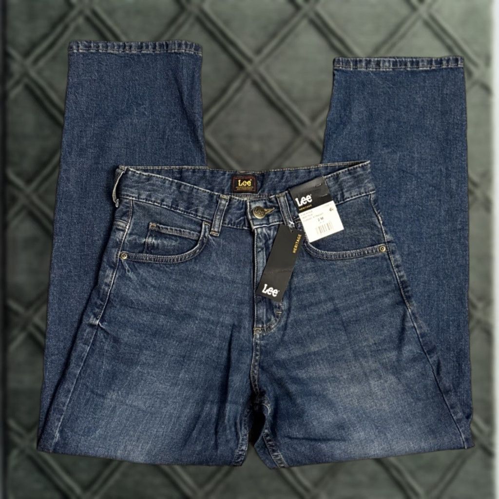 Lee Lee Heritage Straight Leg Jeans 2 Regular Small Belt Loops 28x28.5 High-Rise Blue Denim Stretch Women's Jeans Size 26" / US 2 / IT 38 - 1 Thumbnail