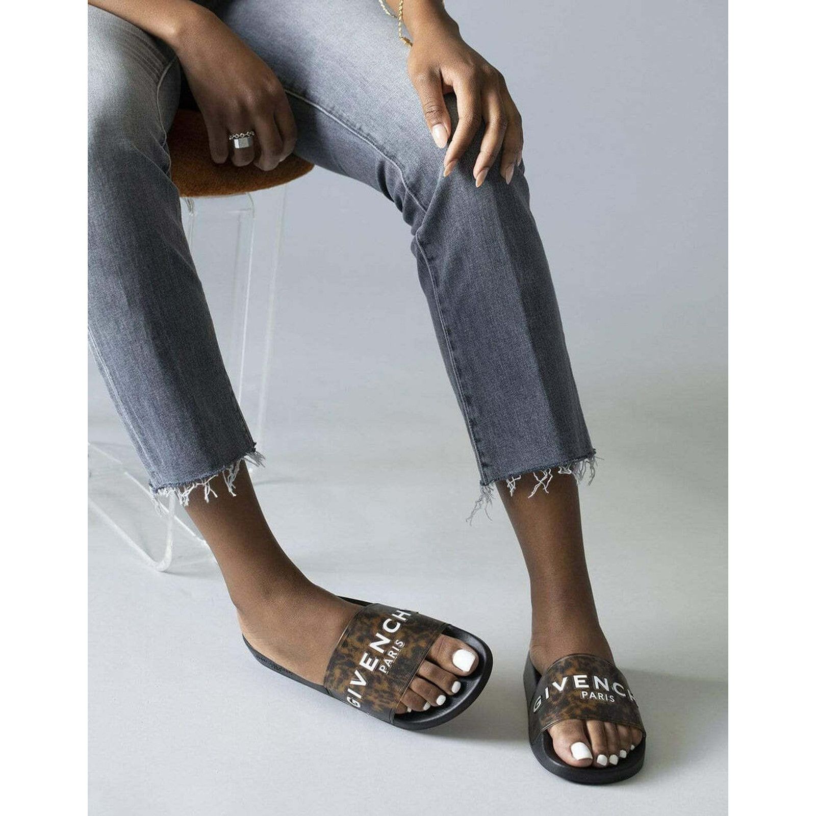 Givenchy Givenchy Marble Effect Black Yellow Logo Slide On Pool Size US 5 / IT 35 - 4 Thumbnail