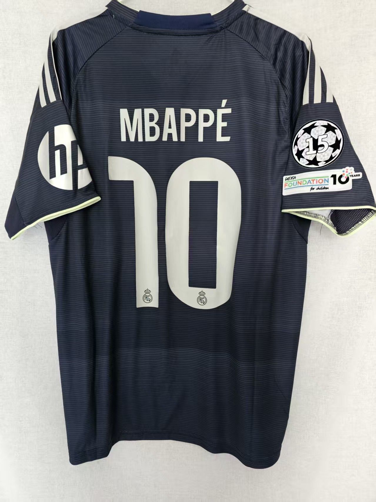 Other 2025 26 Real Madrid #10 Kylian Mbappé Jersey Away Size US M / EU 48-50 / 2 - 1 Thumbnail