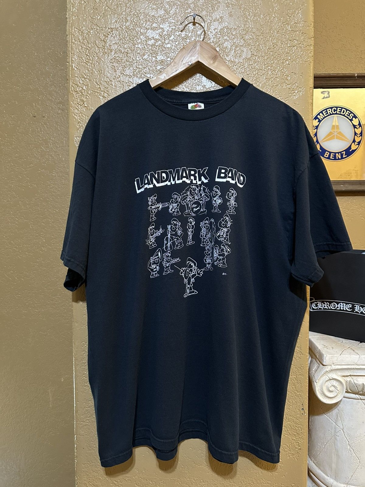 4GSELLER 📌 vintage Landmark Band t shirt xxl Size US XXL / EU 58 / 5 - 1 Thumbnail