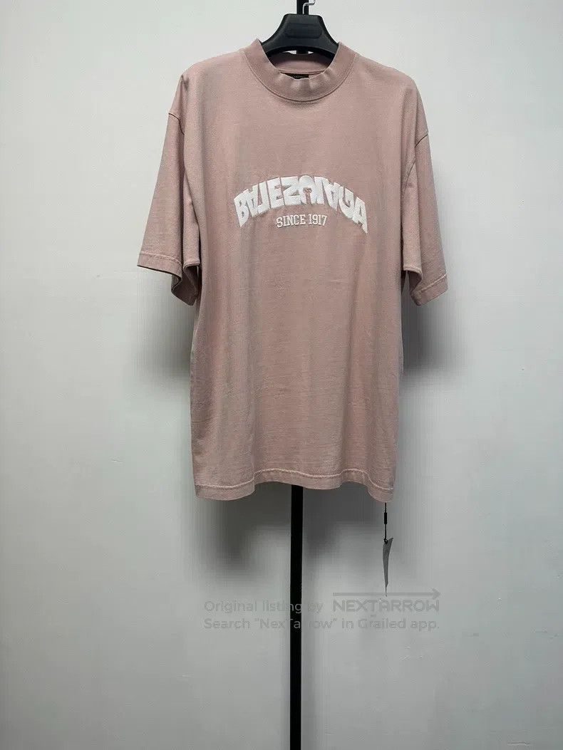 Balenciaga Balenciaga Printed Round Neck Short Sleeve T-Shirt Pink Size US XS / EU 42 / 0 - 1 Thumbnail