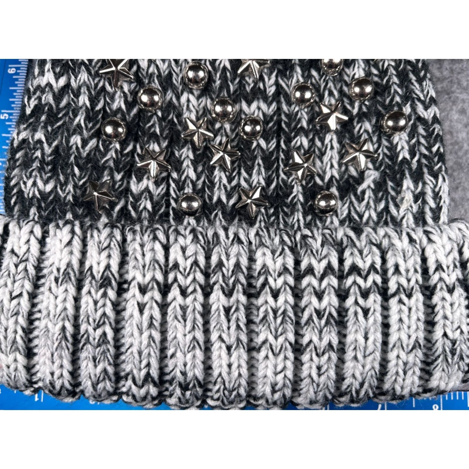 Vintage Star Beanie Toque Womens One Size White Black Knit Studded Acrylic Poly Pom Ski Size ONE SIZE - 2 Thumbnail