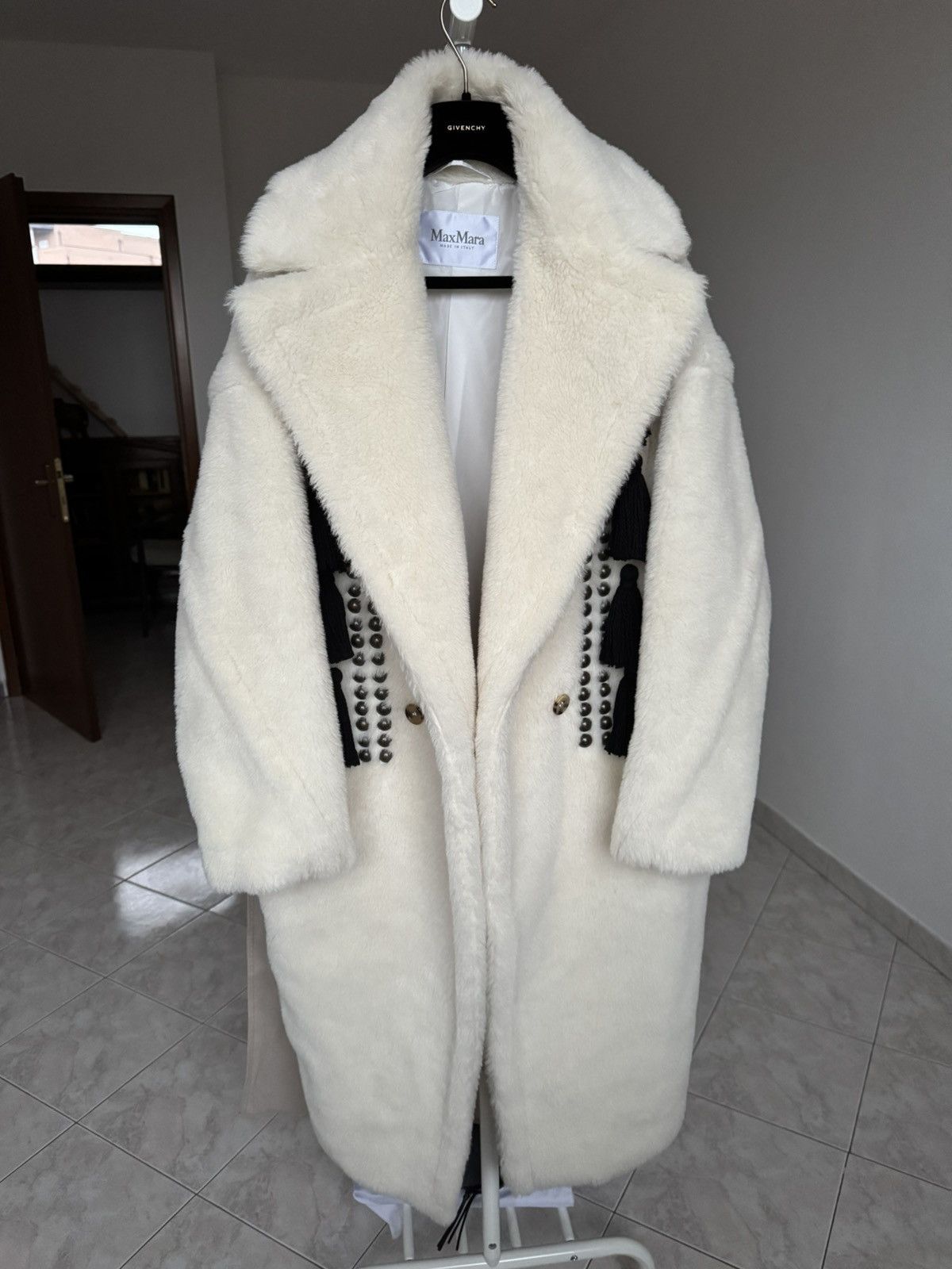Max Mara Max Mara alpaca coat Teddy Size M / US 6-8 / IT 42-44 - 2 Thumbnail