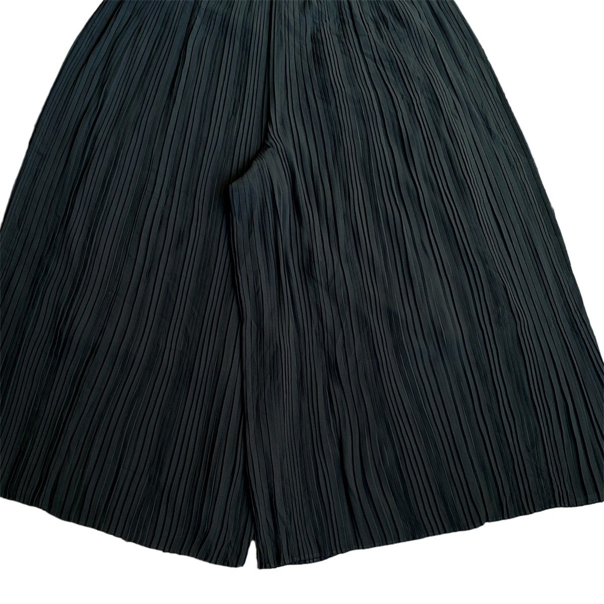 Issey Miyake × Japanese Brand × Vintage Japanese Brand Uniqlo Pleats Ultra Wide Pants Double Layers Size US 30 / EU 46 - 6 Thumbnail