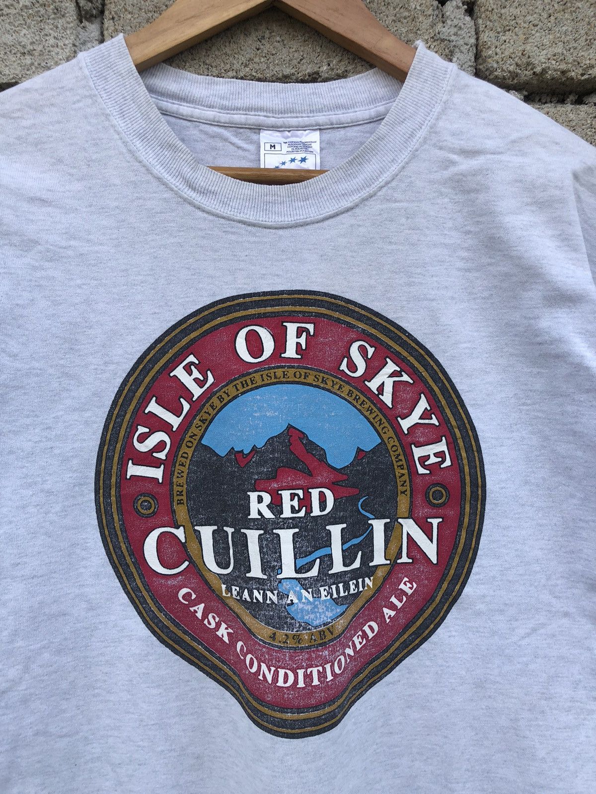 Vintage Vintage 90s The Isle Of Skye Brewery Leann An Eilein Tee Size US M / EU 48-50 / 2 - 4 Thumbnail