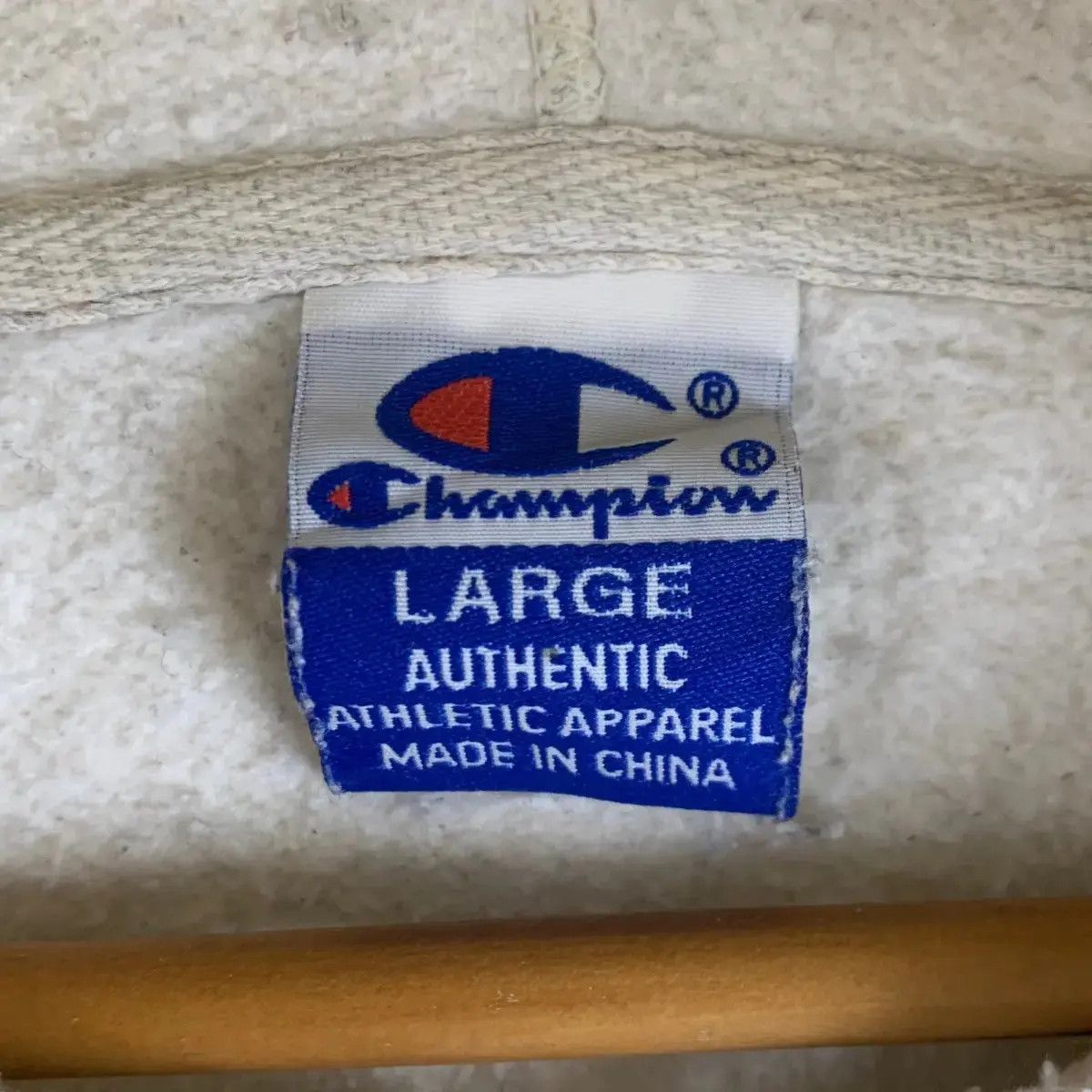 Champion Vintage CHAMPION USA Small Embroidered Logo Grey Hoodie Size US L / EU 52-54 / 3 - 7 Thumbnail
