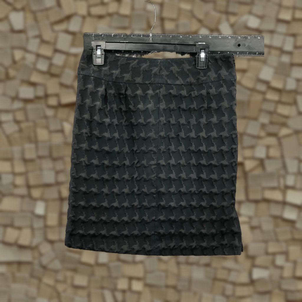 Merona Merona Skirt Women Regular Midi Black Houndstooth Button Flat Front Pockets Slit Cotton Tweed All Seasons Party/Cocktail Casual Driving City 6 Womens Size 28" / US 6 / IT 42 - 1 Thumbnail