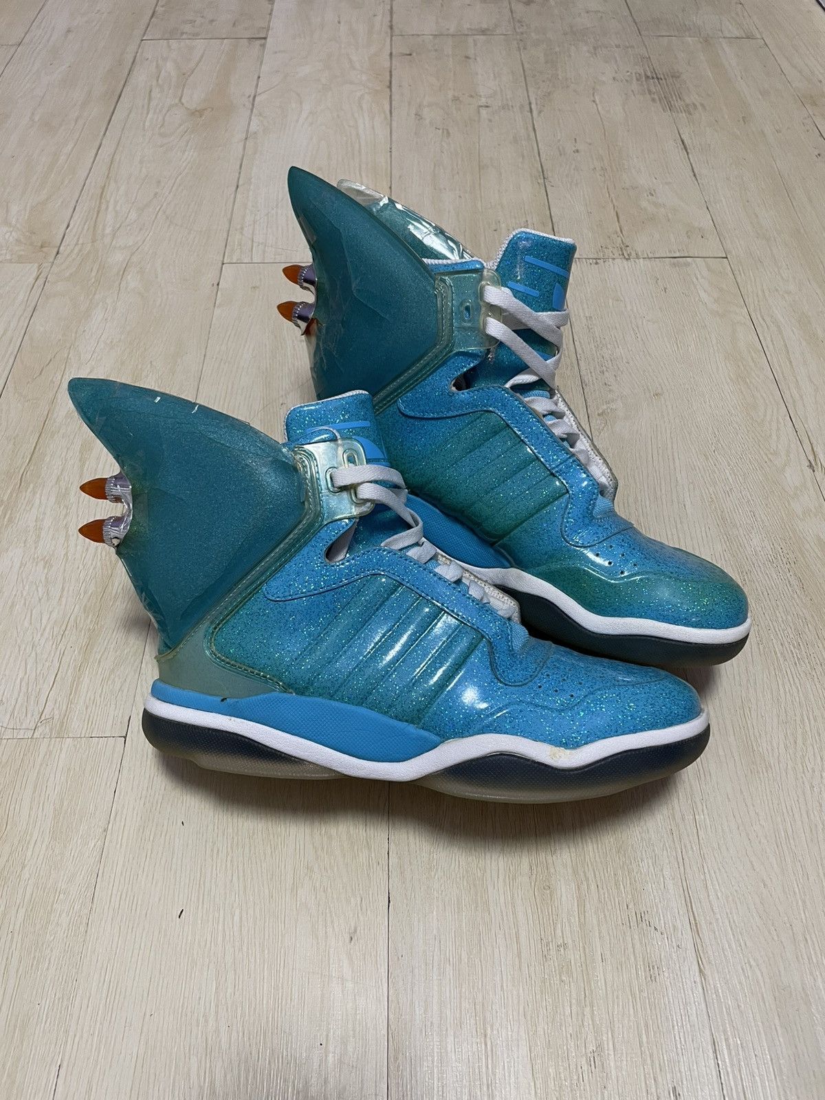 Adidas × Jeremy Scott Rare Adidas x Jeremy Scott Shark Fin Blue