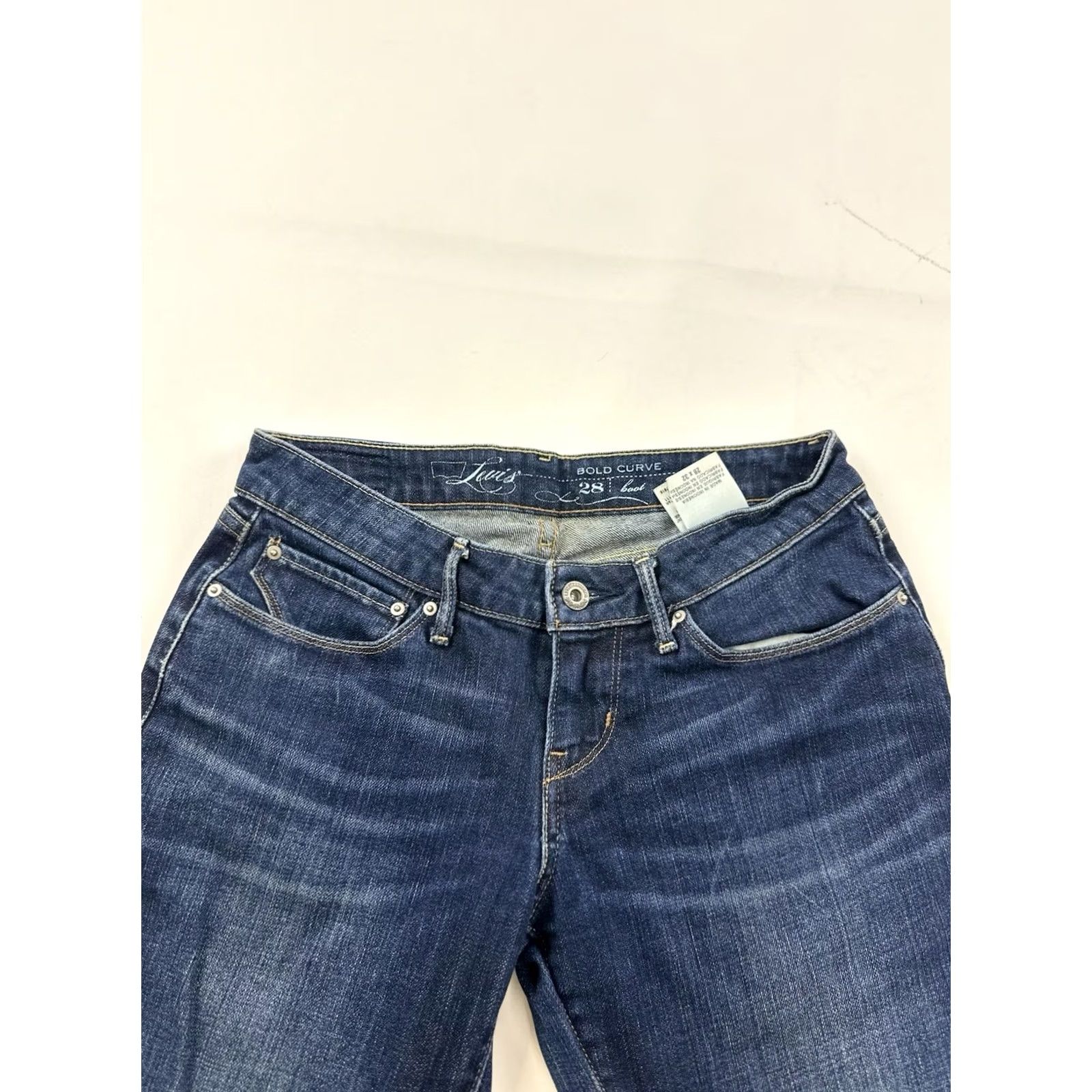 Levi's VINTAGE Levi’s Jeans Women’s 28 Bold Curve Bootcut Dark Blue 90s Y2K Regular Women’s Jeans Size 28" / US 6 / IT 42 - 3 Thumbnail