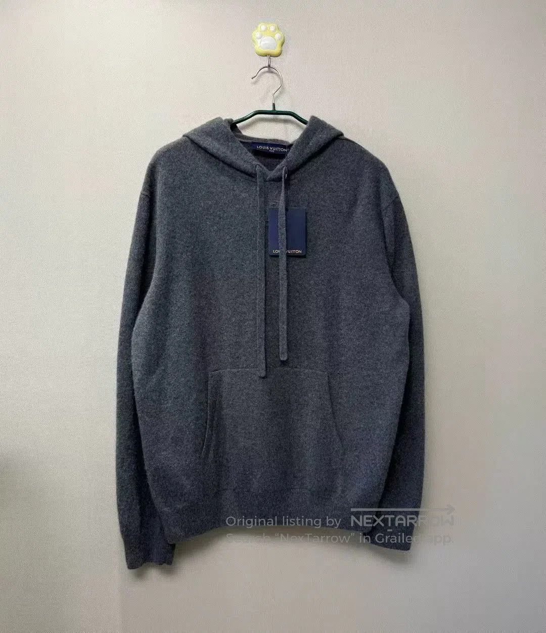 Louis Vuitton louis vuitton gray embossed logo hoodie. Size US XL / EU 56 / 4 - 1 Thumbnail